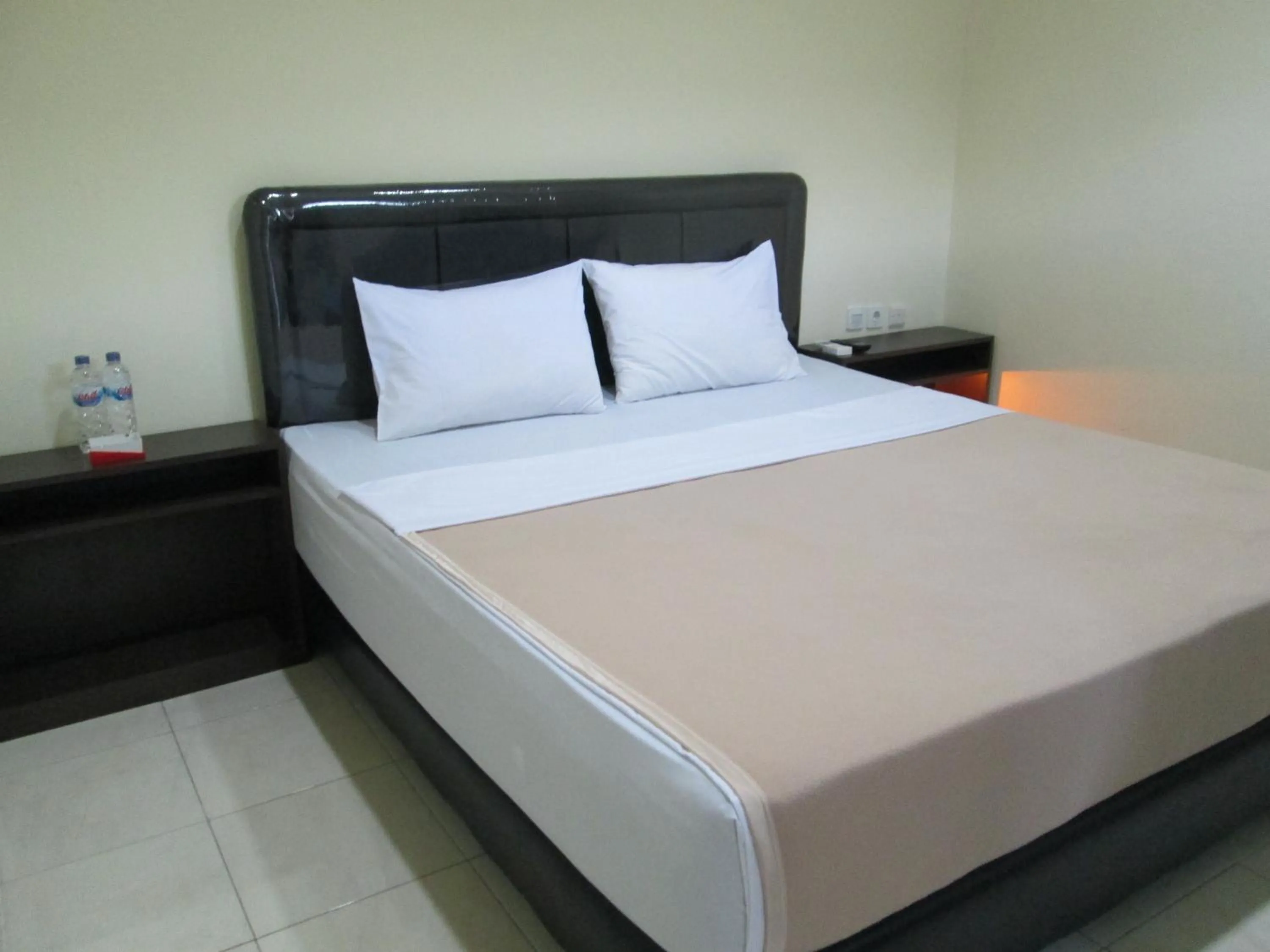 Bed in Mahkota Hotel