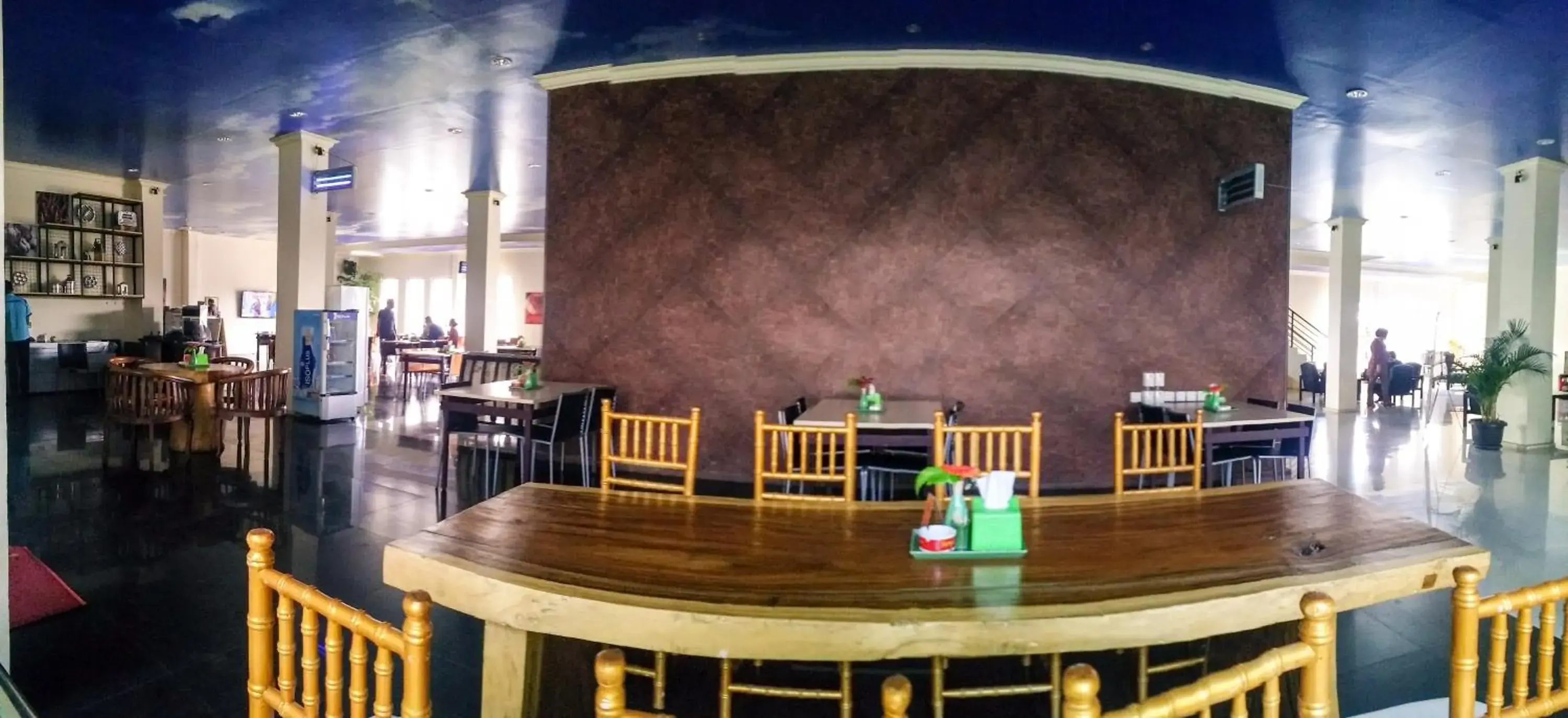 Restaurant/places to eat in Mahkota Hotel Restaurant/places to eat in Mahkota Hotel