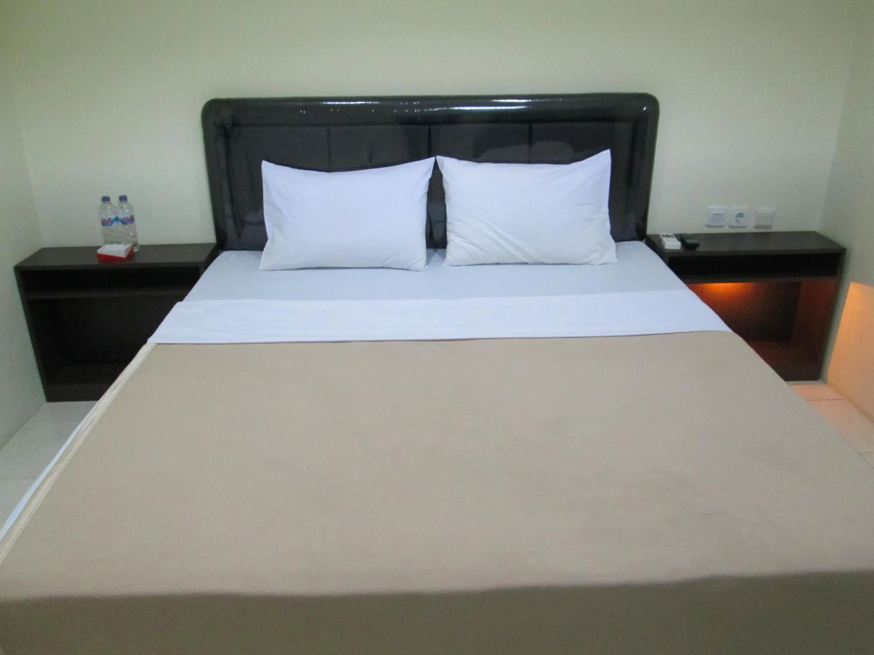 Bed in Mahkota Hotel