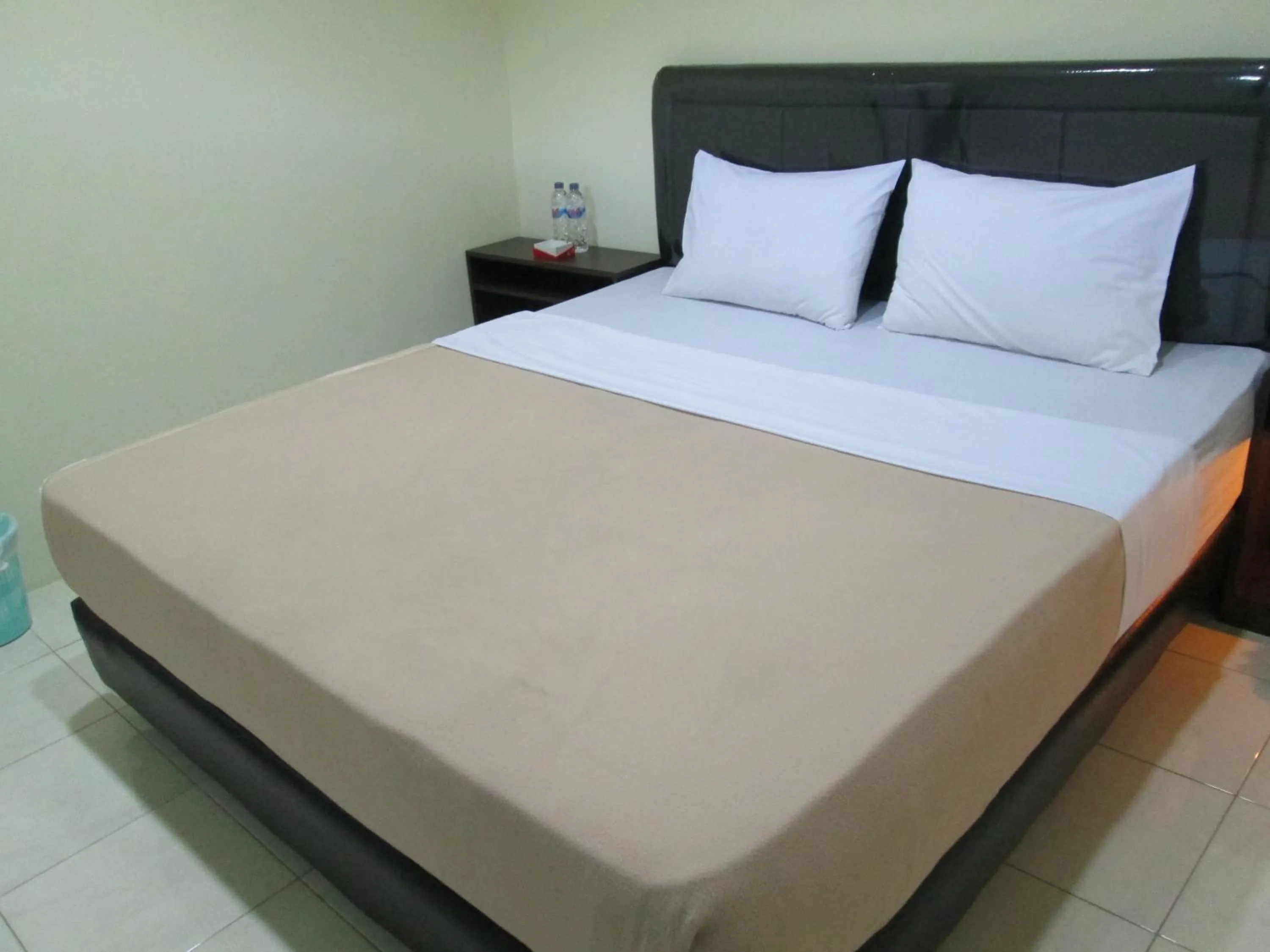Photo of the whole room, Bed in Mahkota Hotel