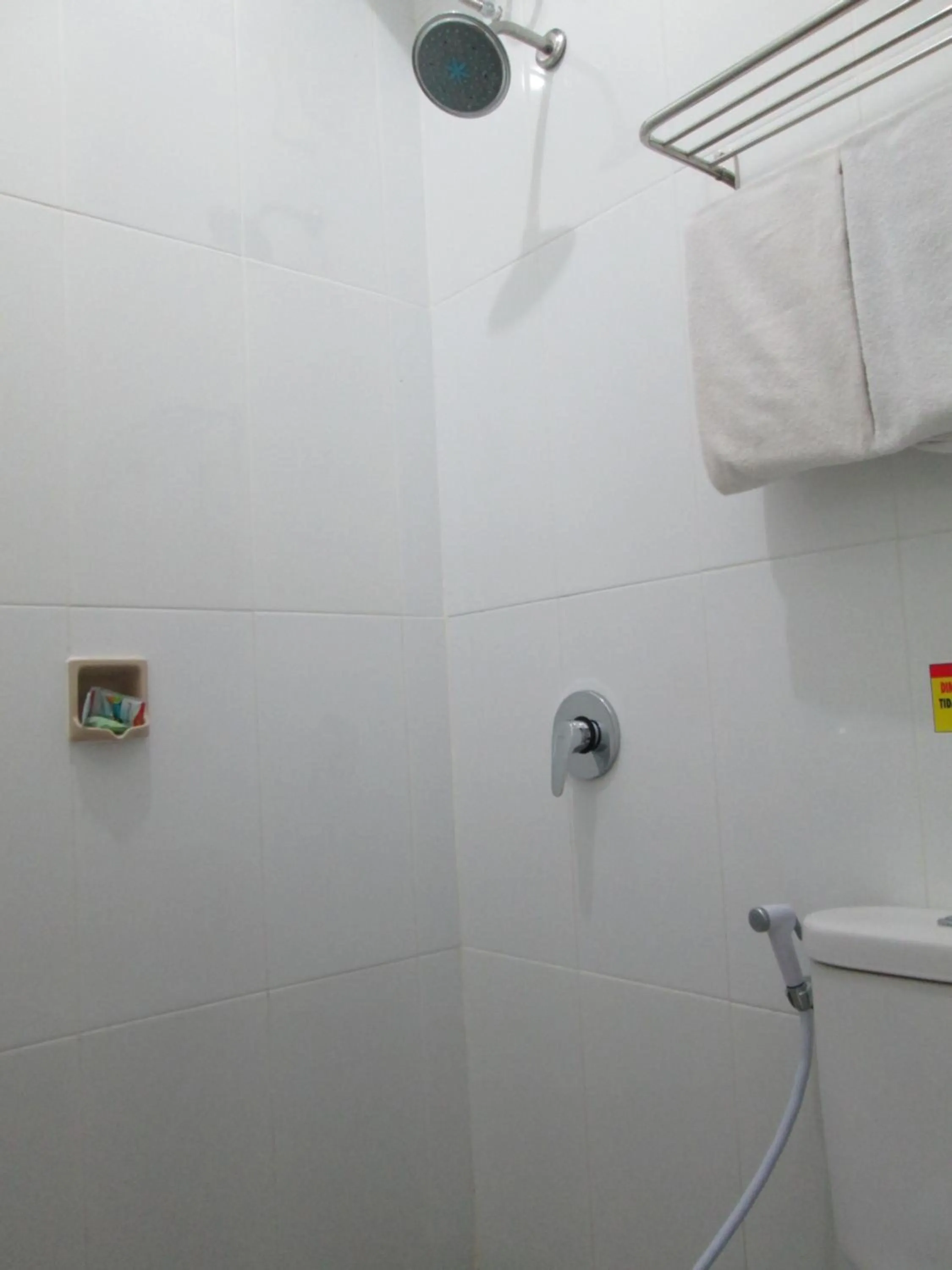 Bathroom in Mahkota Hotel