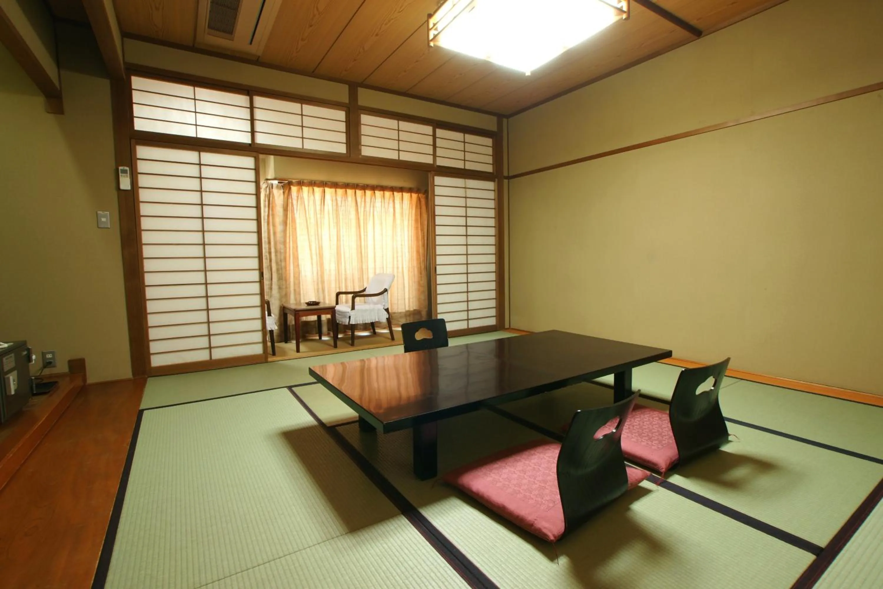 Photo of the whole room in Imakuni Ryokan
