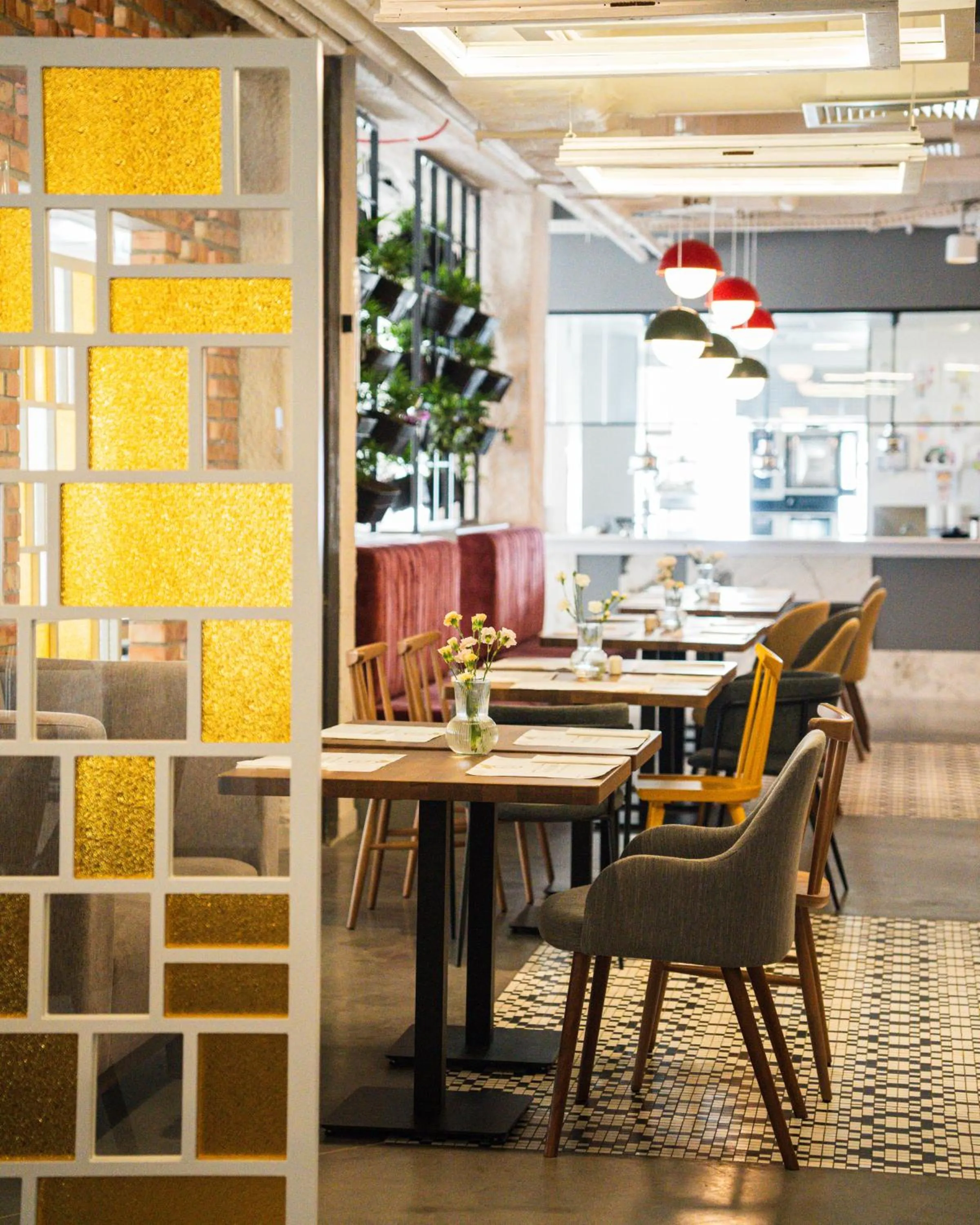 Restaurant/places to eat in Arche Nałęczów & SPA dawne Sanatorium Milicyjne