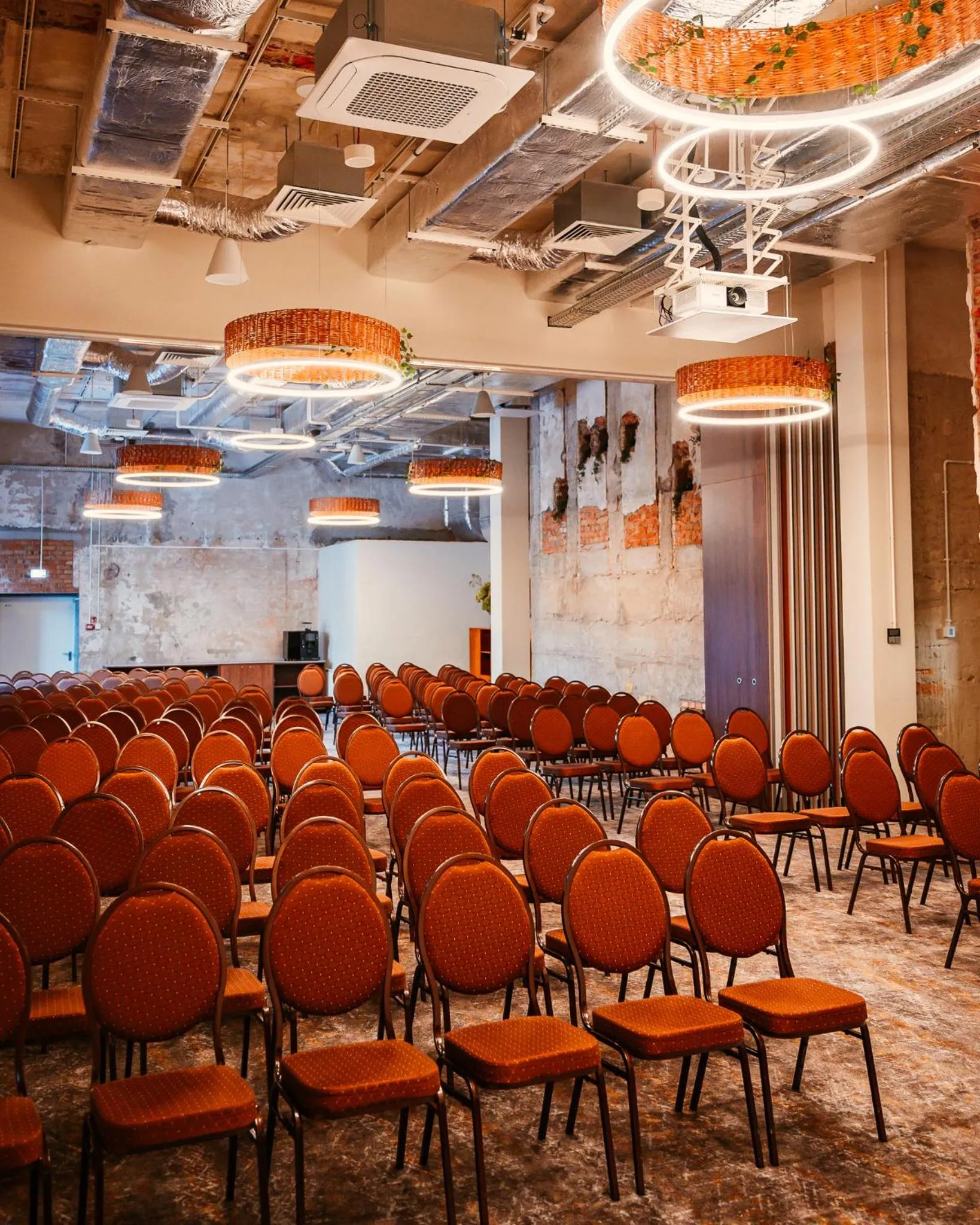 Business facilities in Arche Nałęczów & SPA dawne Sanatorium Milicyjne