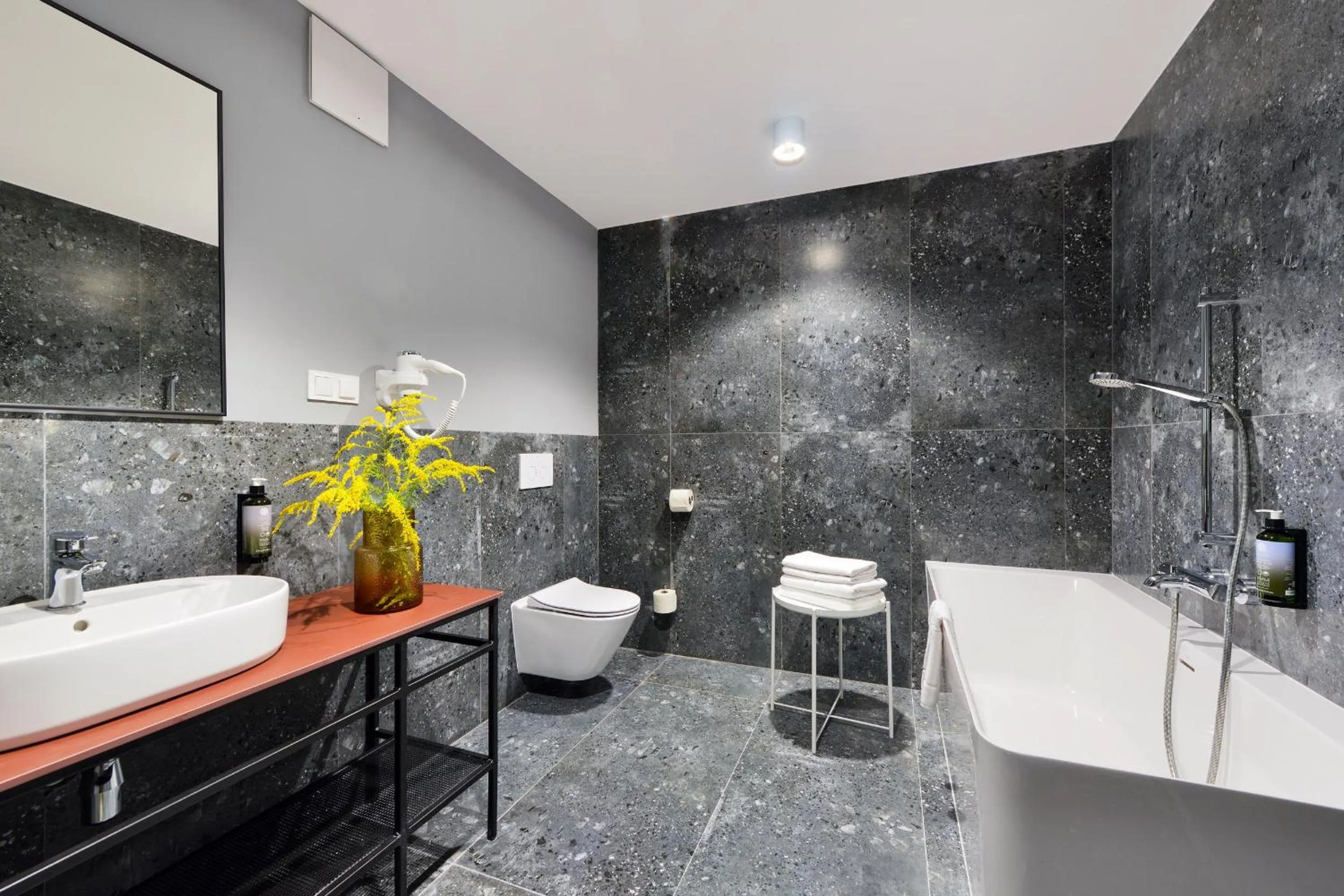 Bathroom in Arche Nałęczów & SPA dawne Sanatorium Milicyjne