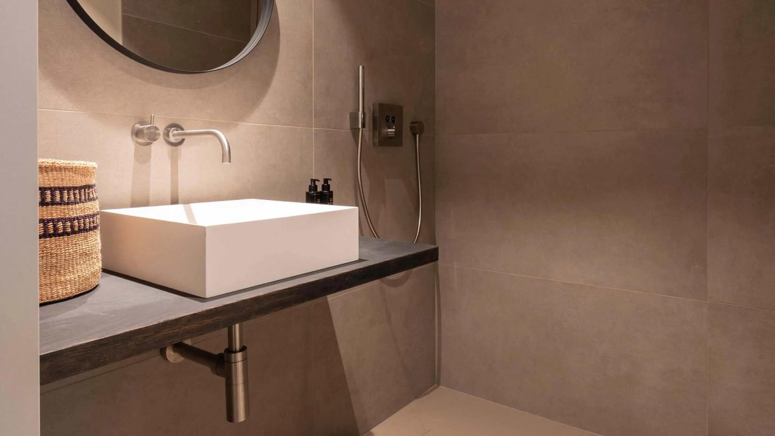 Bathroom in De Gulden Poorte, a LXRYHOME Hotel Collection