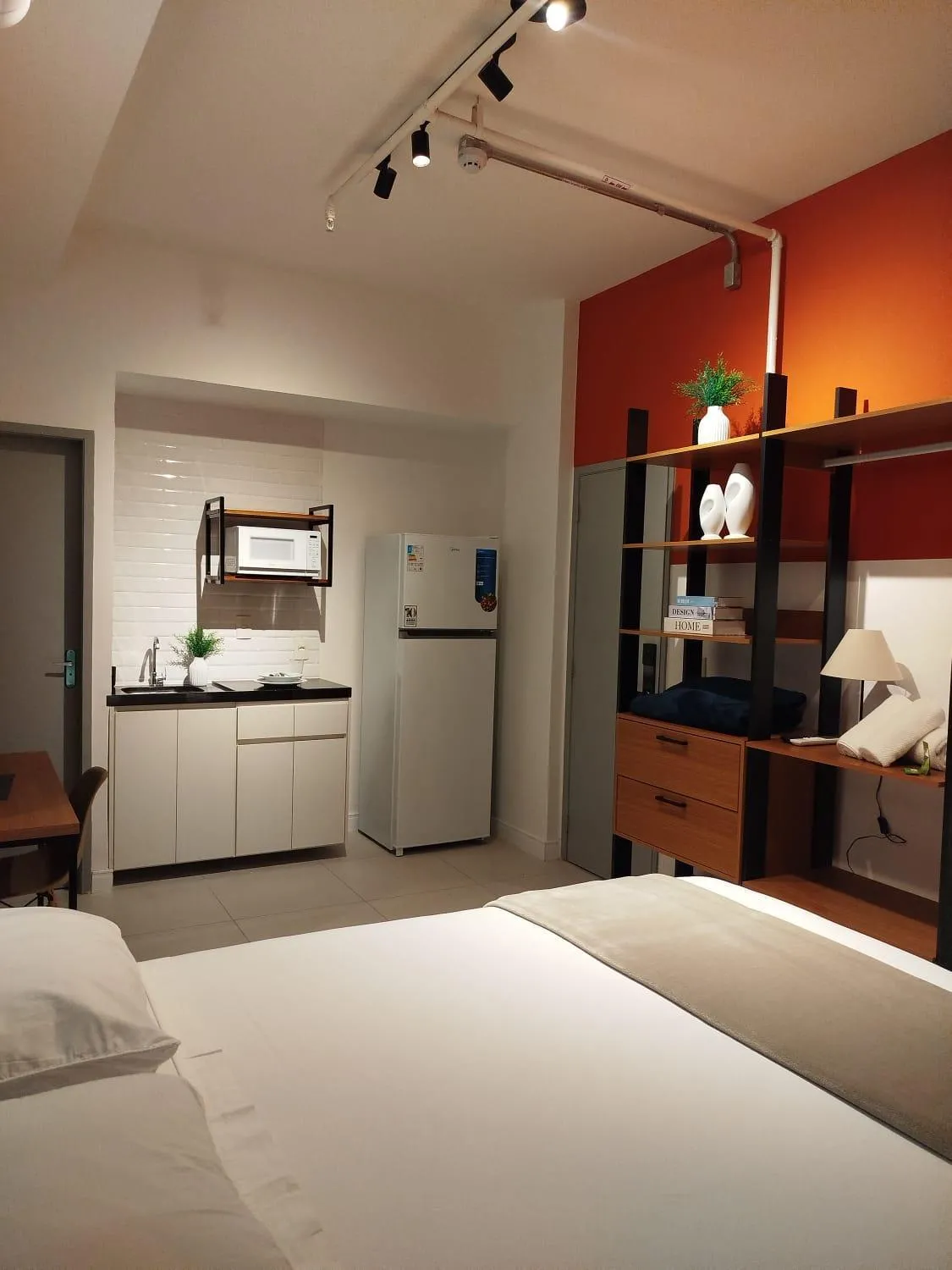 Photo of the whole room, Bed in CoVivere - RJ