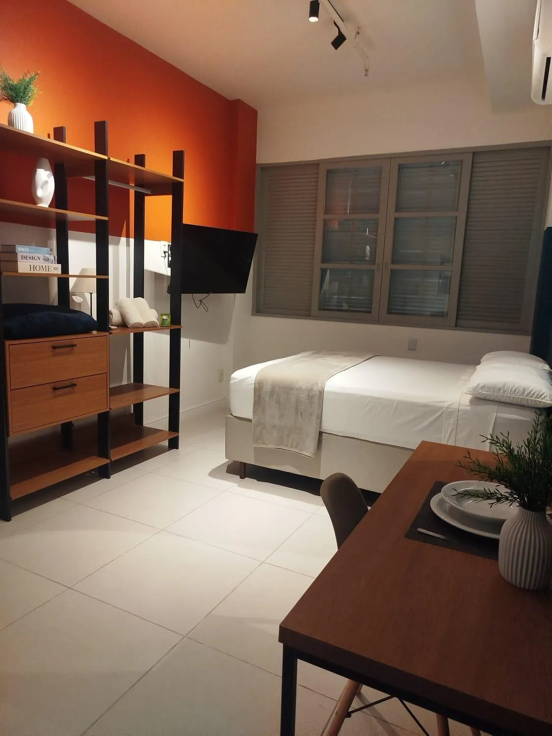 Photo of the whole room, Bed in CoVivere - RJ