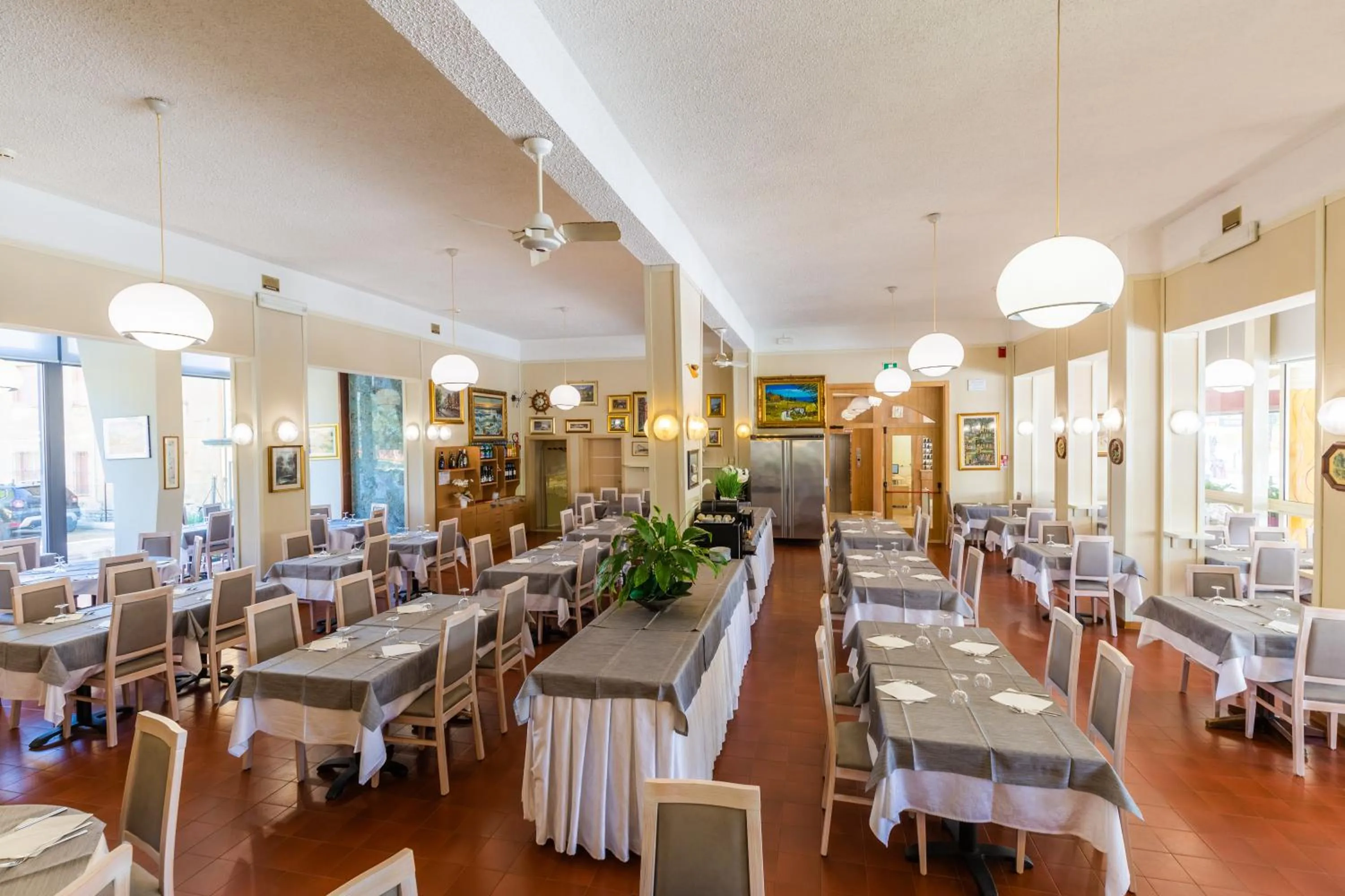 Restaurant/places to eat in Hotel Splendid