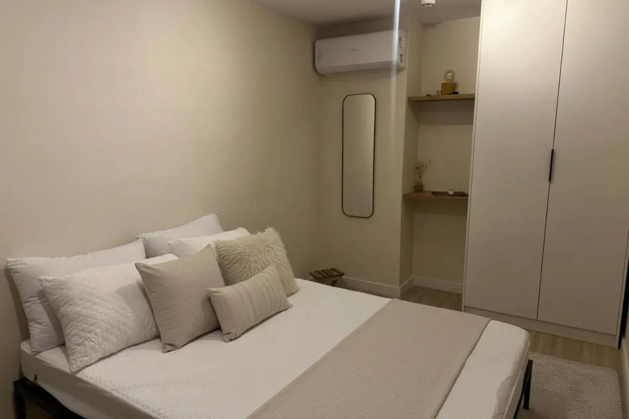 Bed in Composite Moema