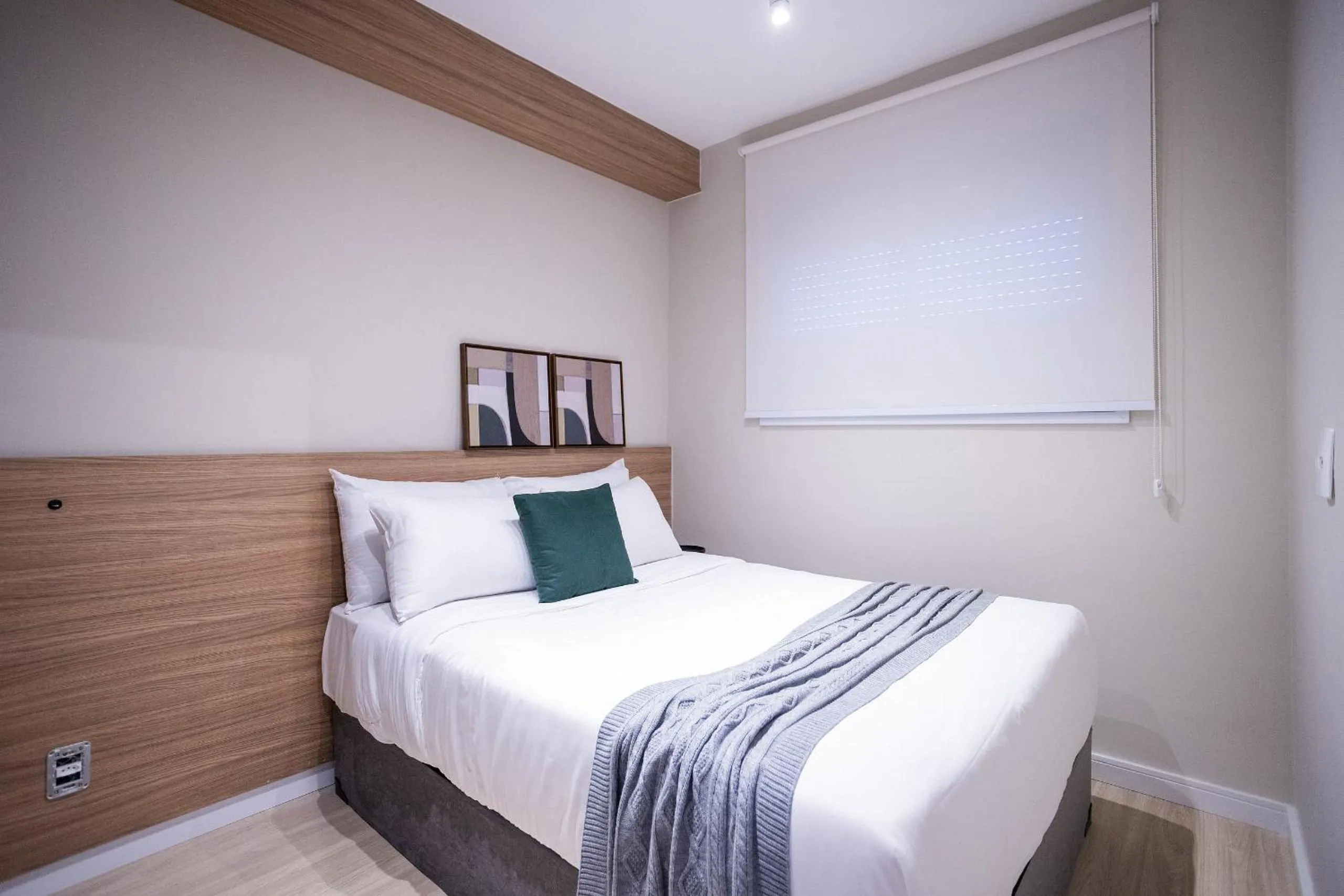 Bedroom, Bed in Composite Moema