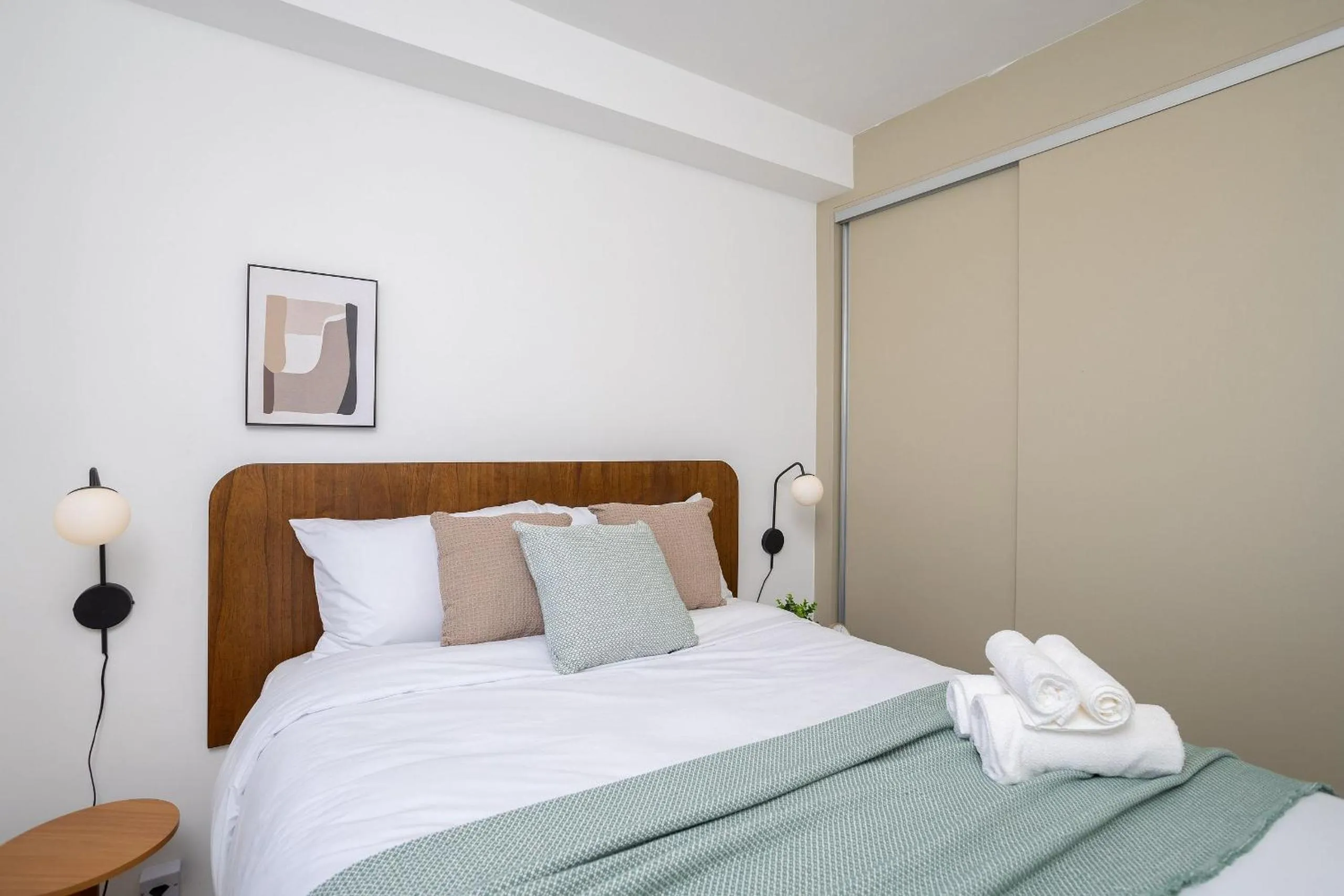 Bed in Composite Moema