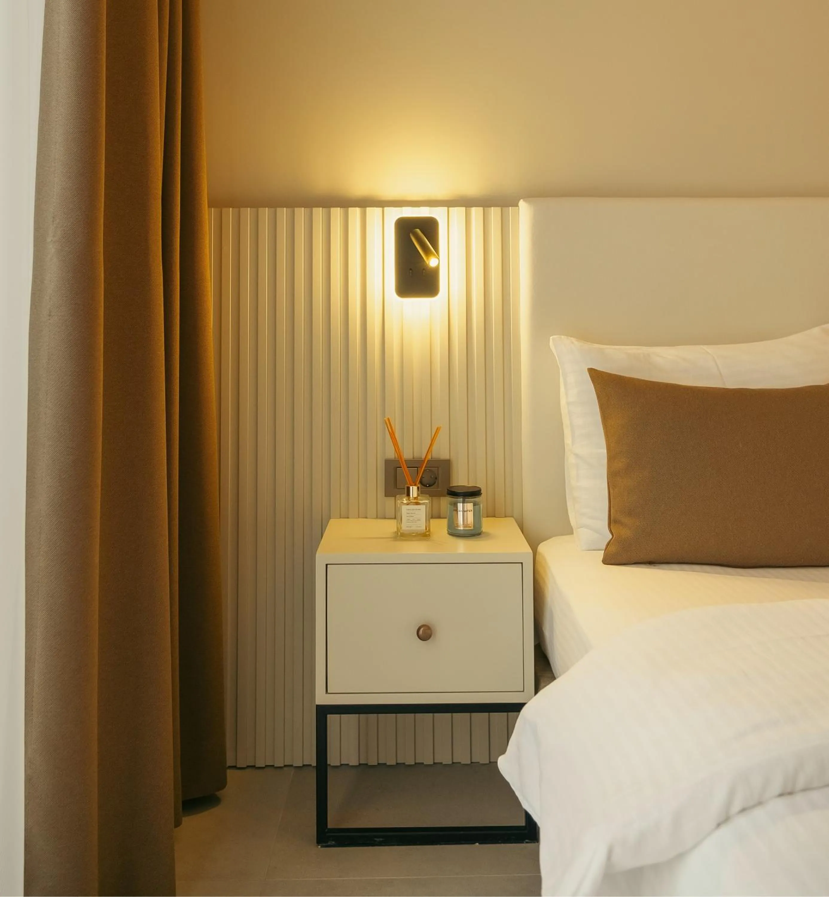 Bedroom, Bed in Bomo Suites