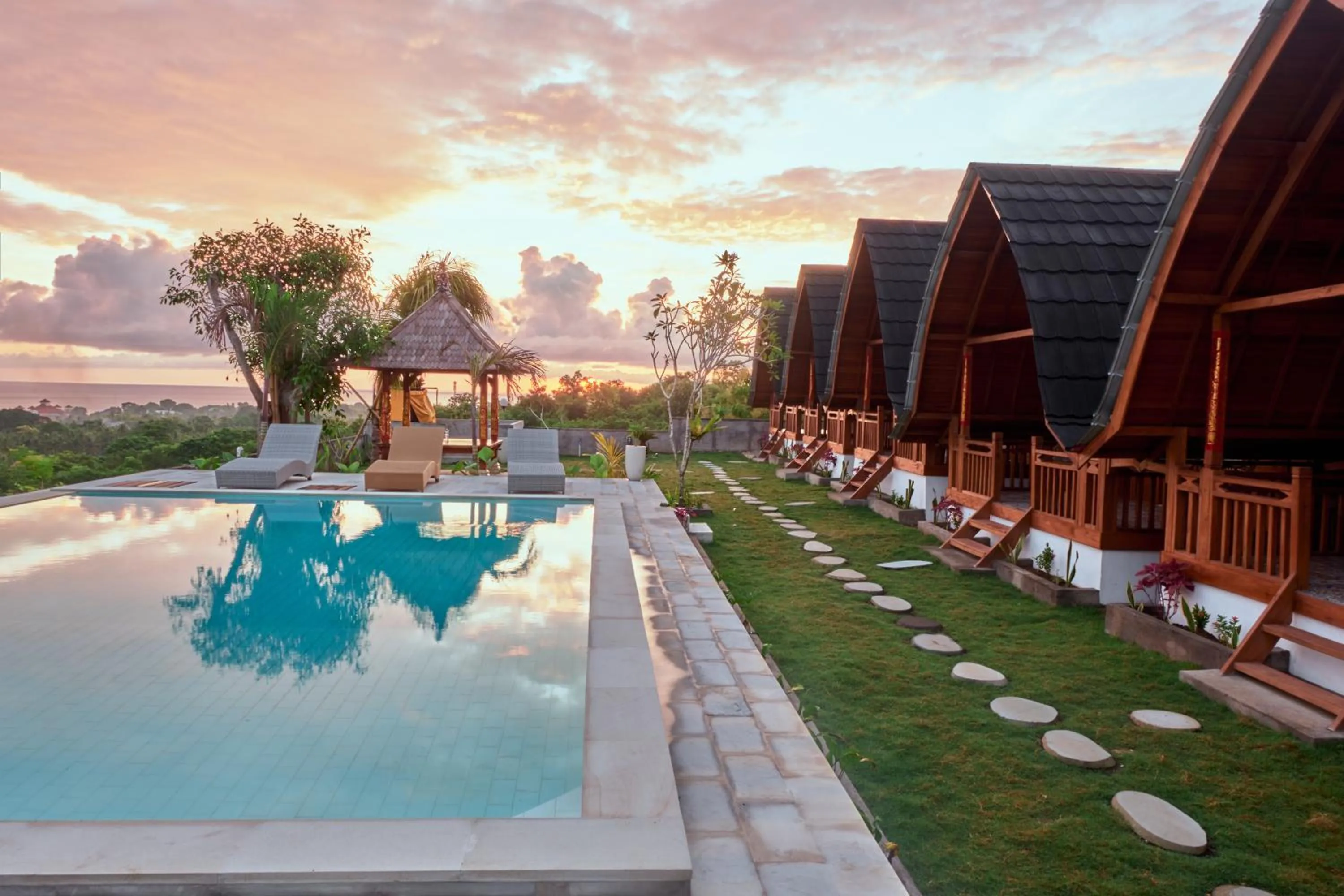 Swimming pool in Plumeria NP