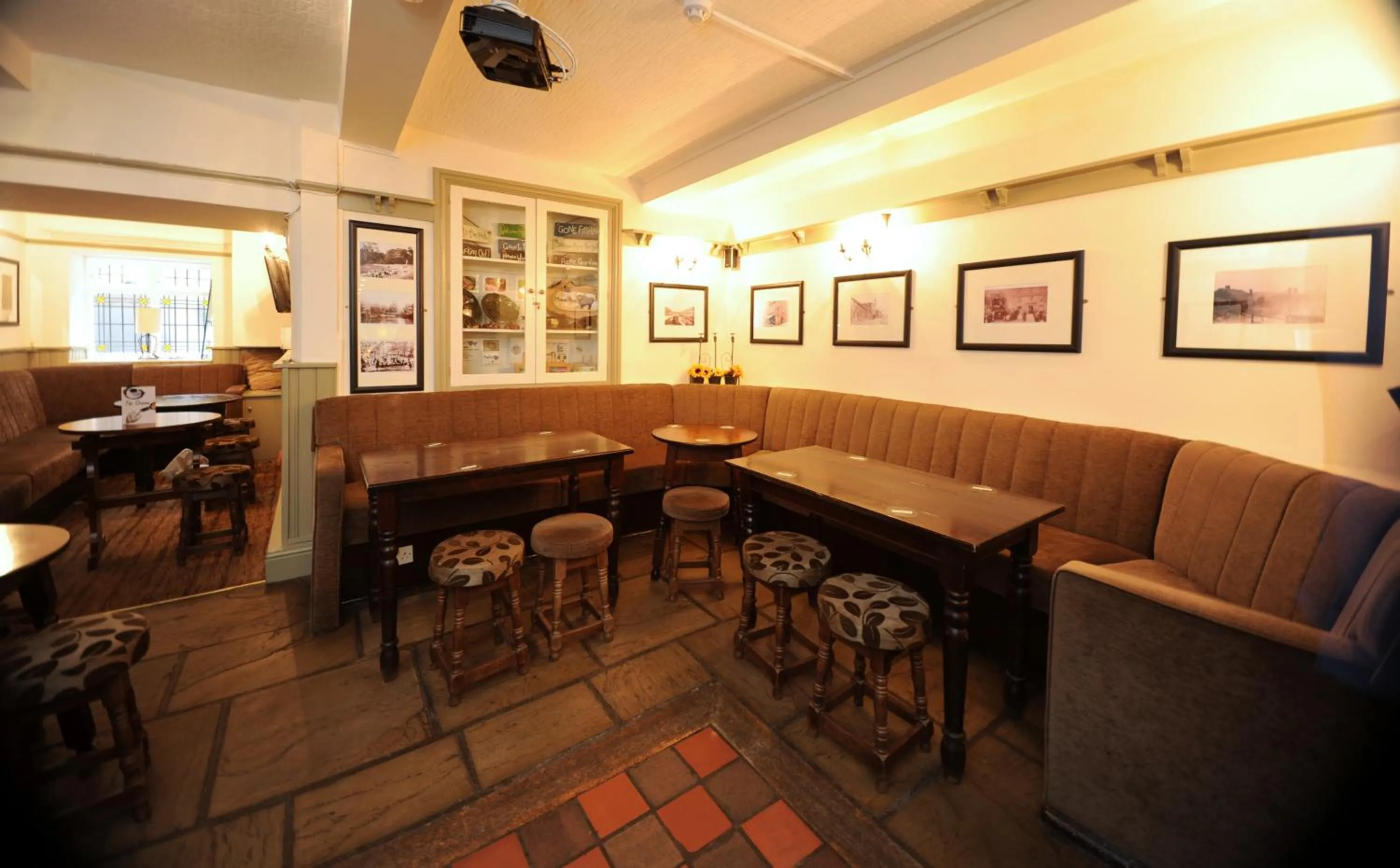 Lounge or bar in Queens arms country inn