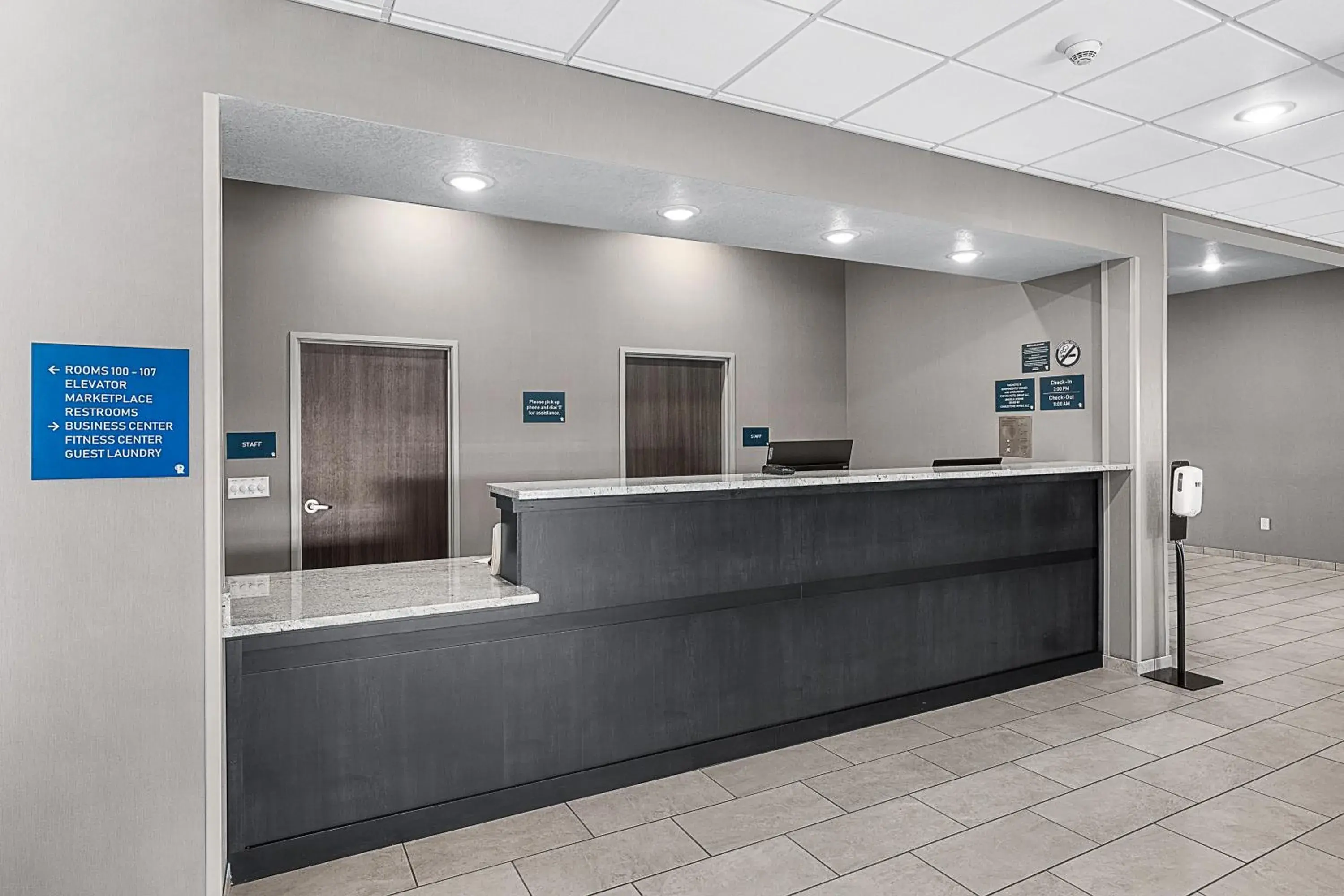 Lobby or reception in Riverstone Suites by Cobblestone Hotels - Chippewa Falls Lobby or reception in Riverstone Suites by Cobblestone Hotels - Chippewa Falls