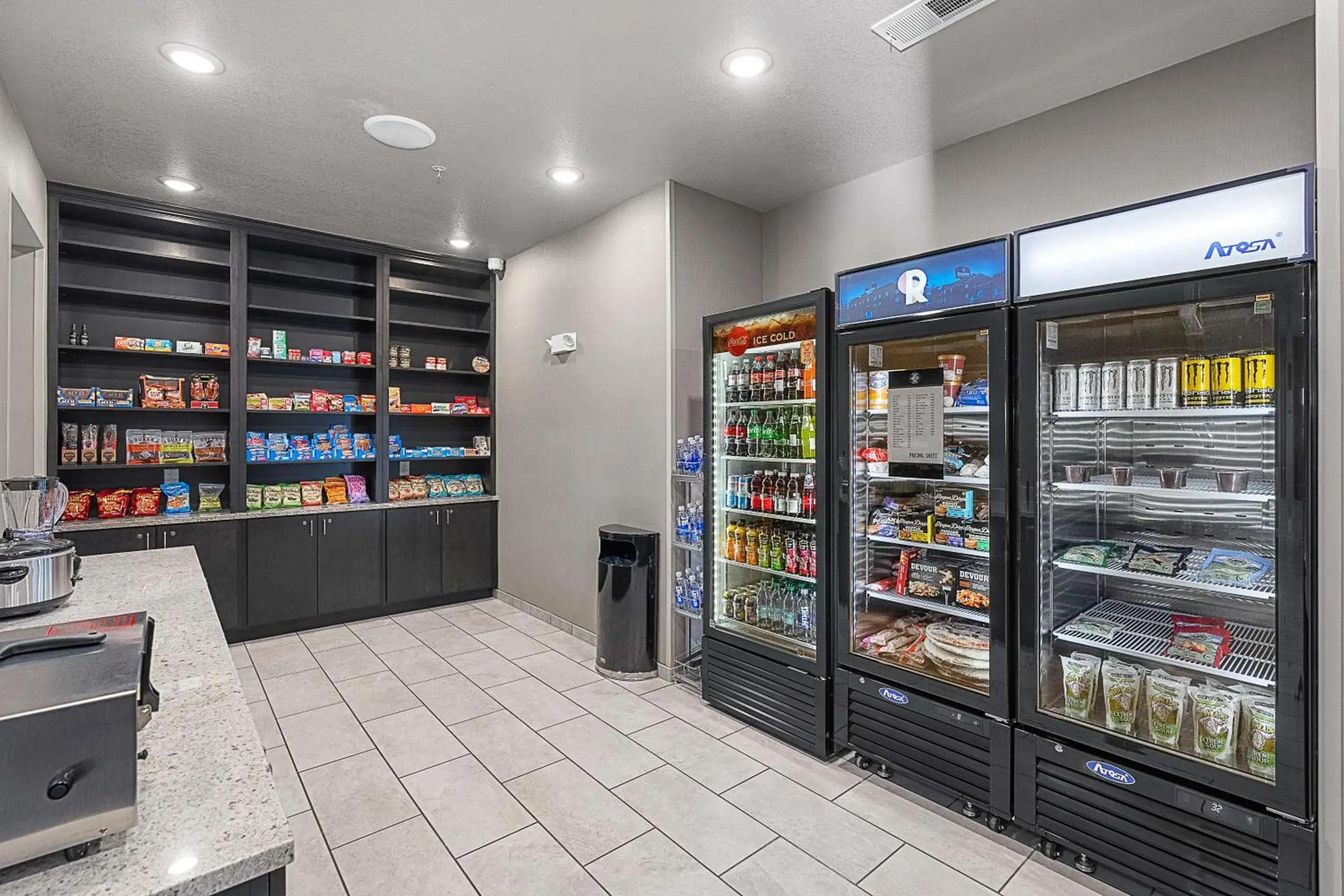 Food and drinks in Riverstone Suites by Cobblestone Hotels - Chippewa Falls Food and drinks in Riverstone Suites by Cobblestone Hotels - Chippewa Falls