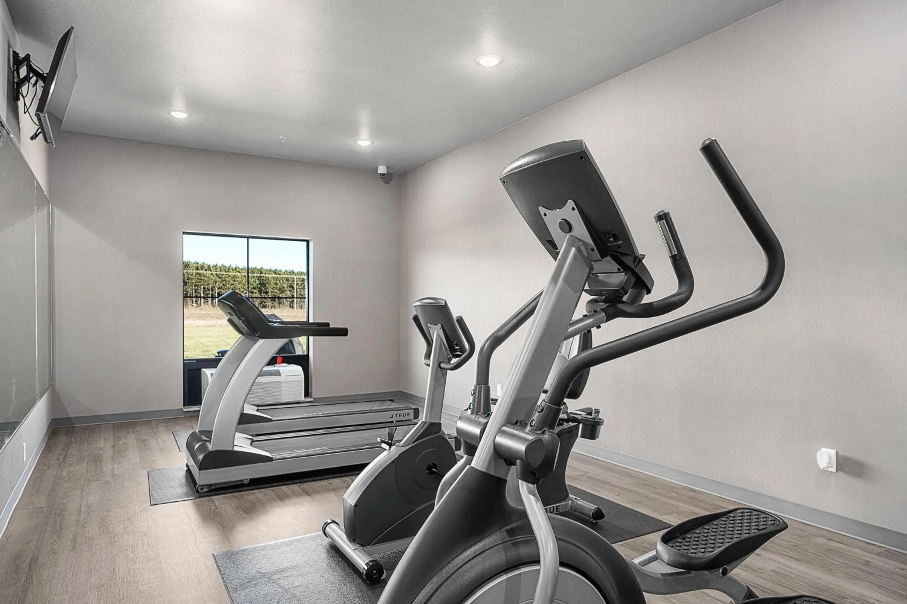 Fitness centre/facilities in Riverstone Suites by Cobblestone Hotels - Chippewa Falls