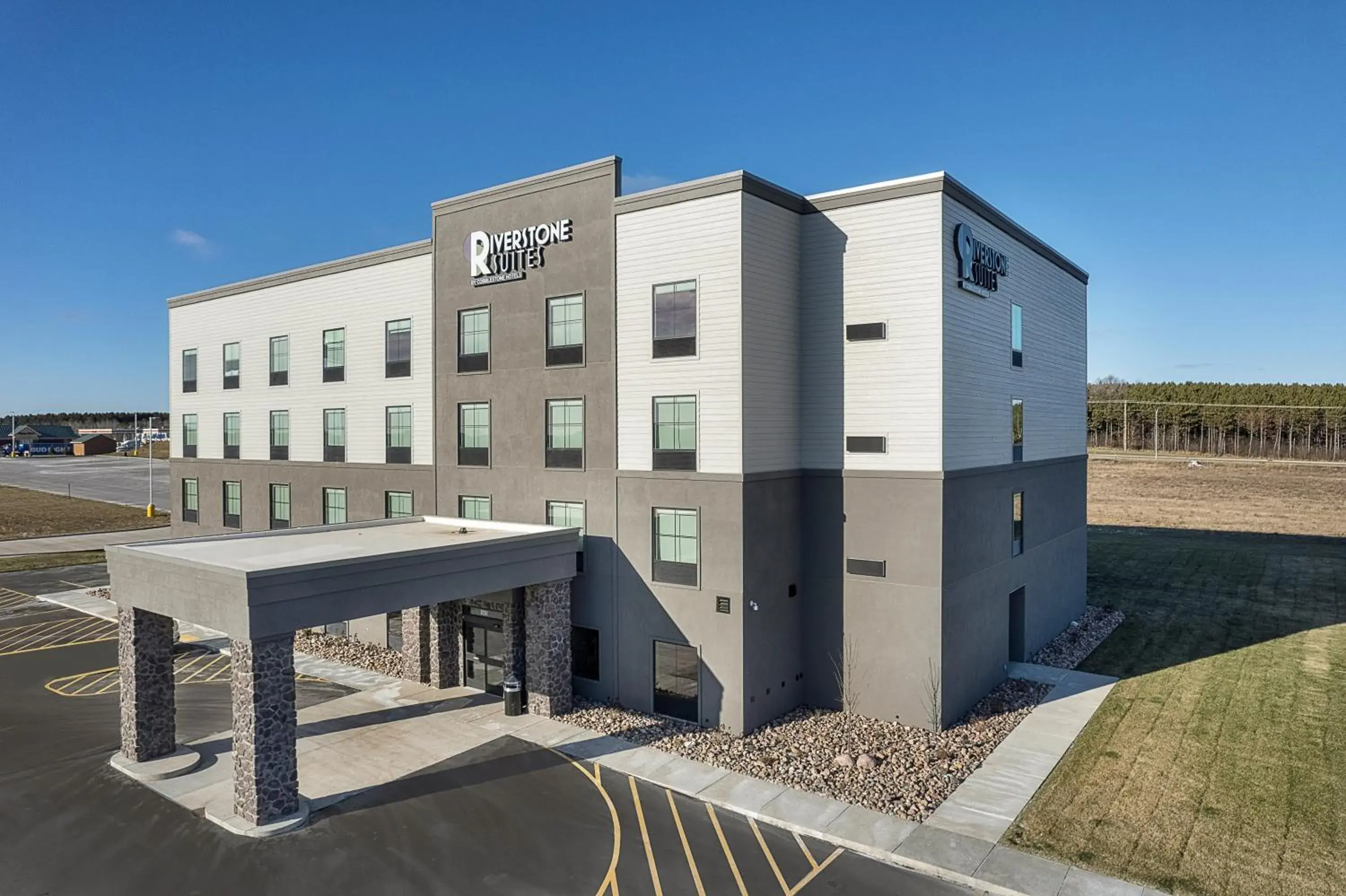 Property building in Riverstone Suites by Cobblestone Hotels - Chippewa Falls Property building in Riverstone Suites by Cobblestone Hotels - Chippewa Falls