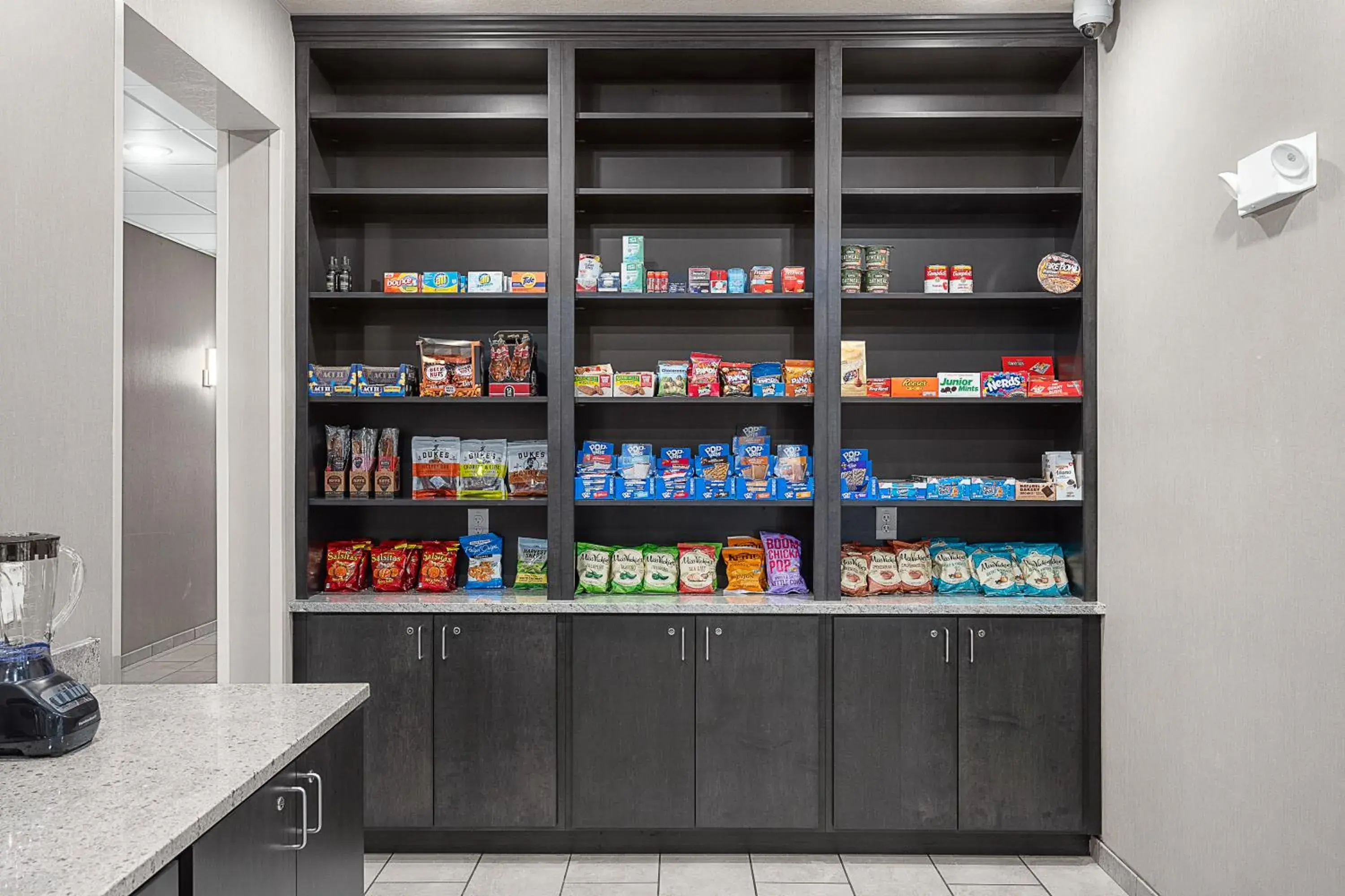 Food and drinks in Riverstone Suites by Cobblestone Hotels - Chippewa Falls Food and drinks in Riverstone Suites by Cobblestone Hotels - Chippewa Falls