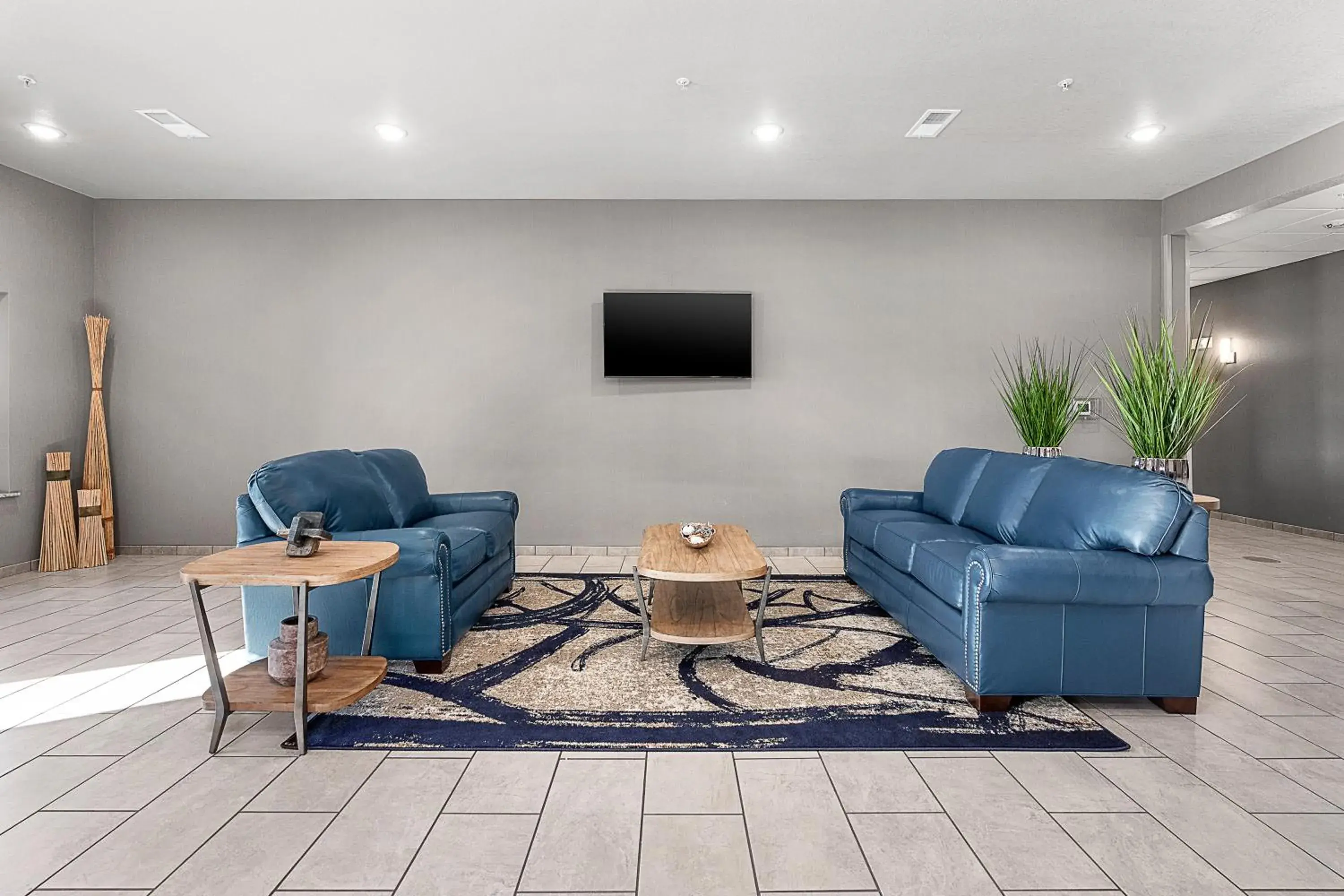 Lobby or reception in Riverstone Suites by Cobblestone Hotels - Chippewa Falls Lobby or reception in Riverstone Suites by Cobblestone Hotels - Chippewa Falls