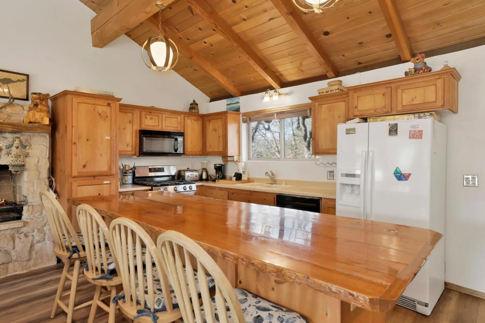 Kitchen or kitchenette in Scenic retreat #1772