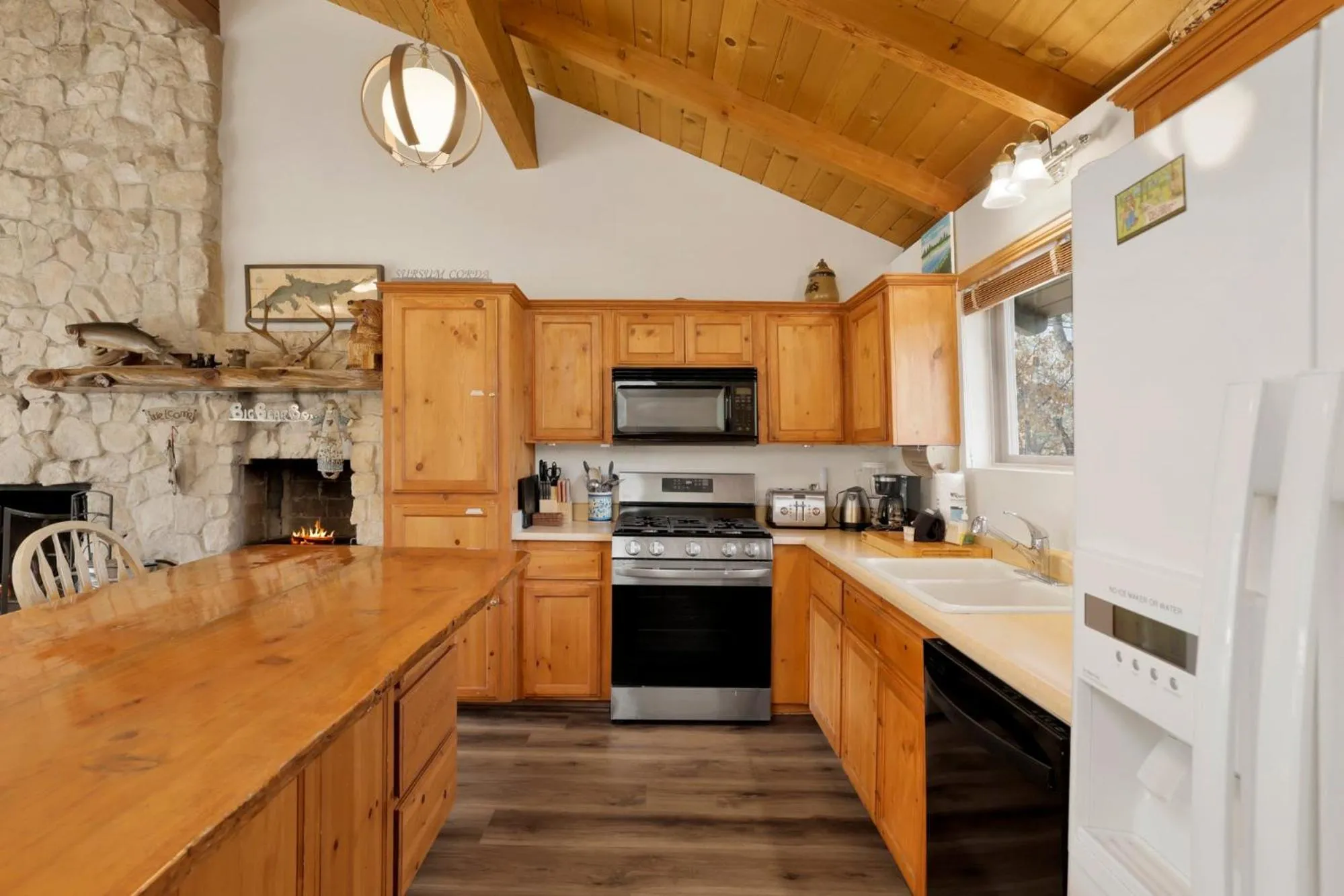 Kitchen or kitchenette in Scenic retreat #1772