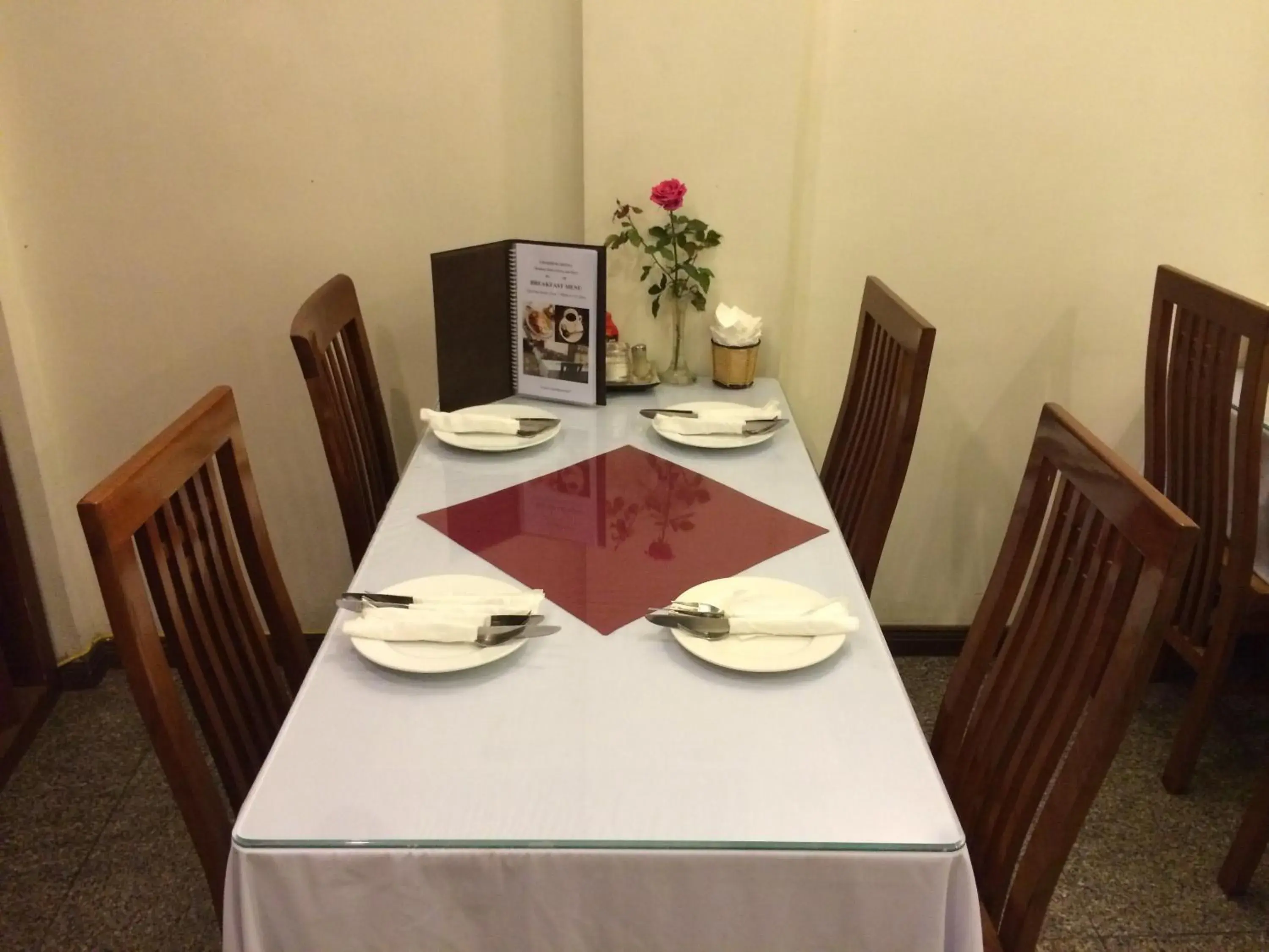 Restaurant/places to eat in Hanoi Charming House Restaurant/places to eat in Hanoi Charming House