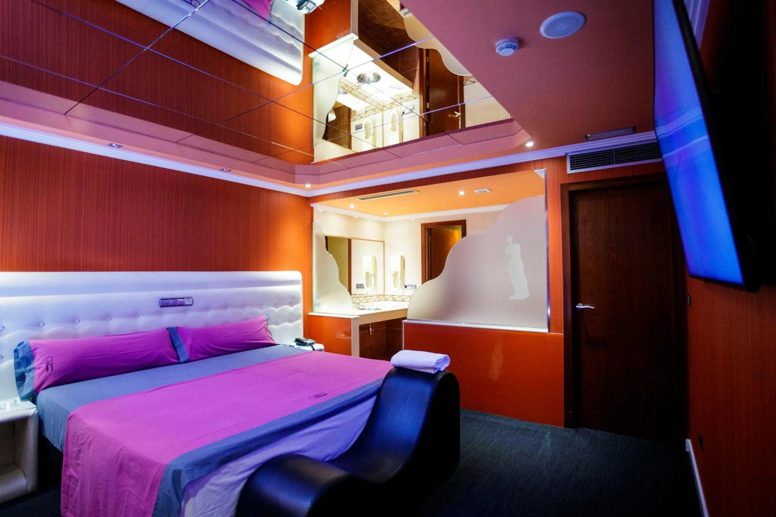 Bed in Motel Venus Pontevedra