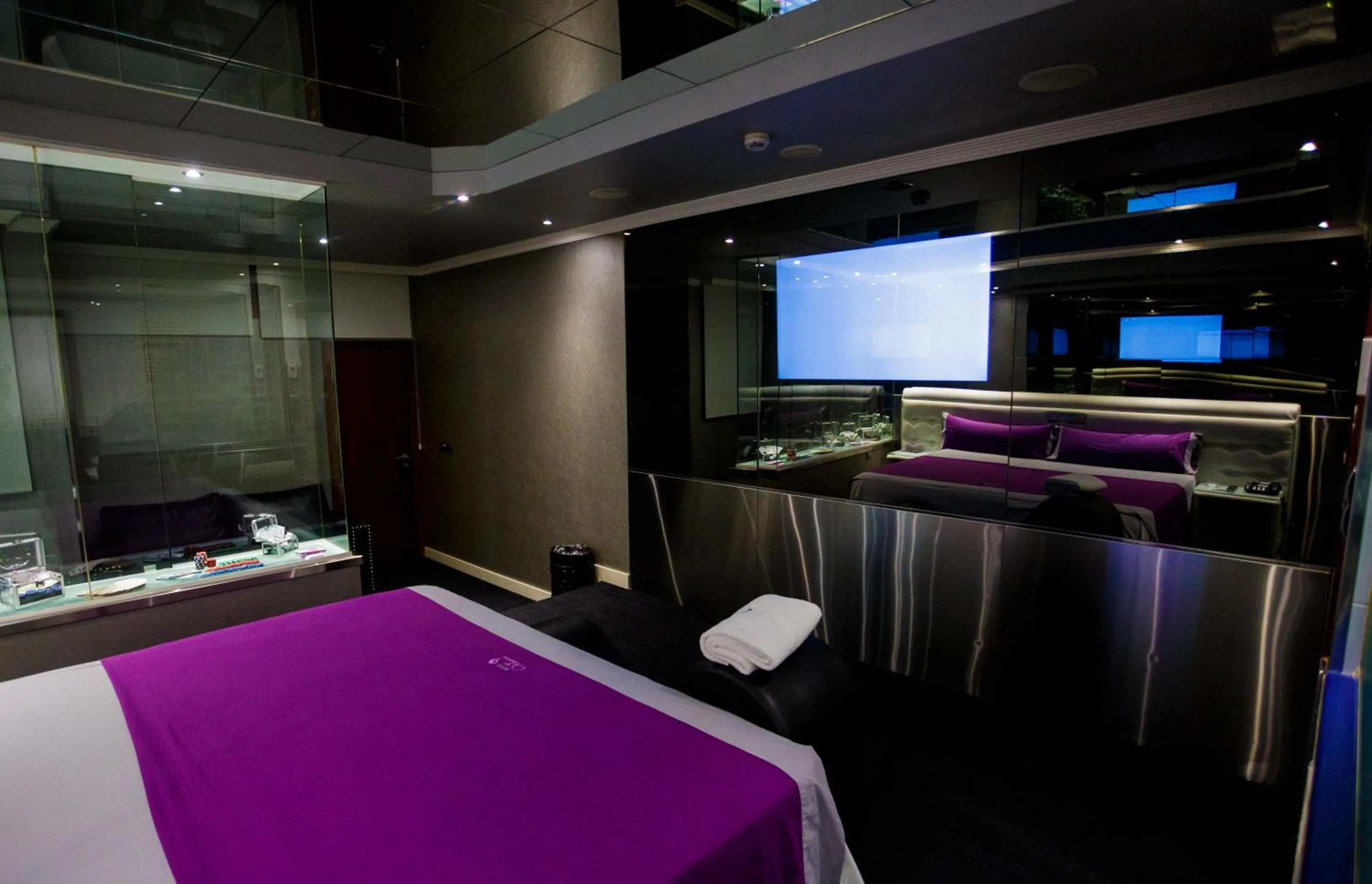 TV and multimedia, Bed in Motel Venus Pontevedra