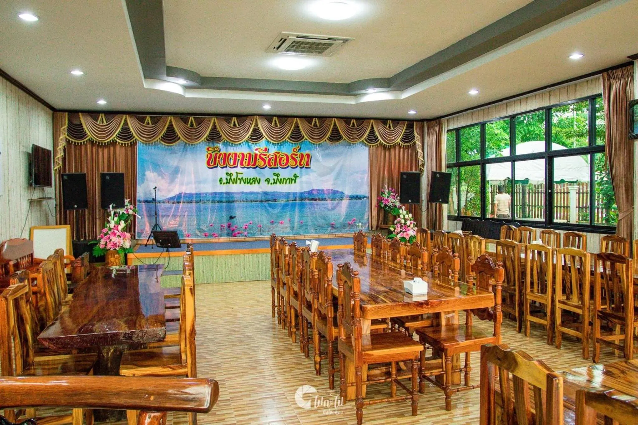 Banquet/Function facilities in Buengngarm Resort