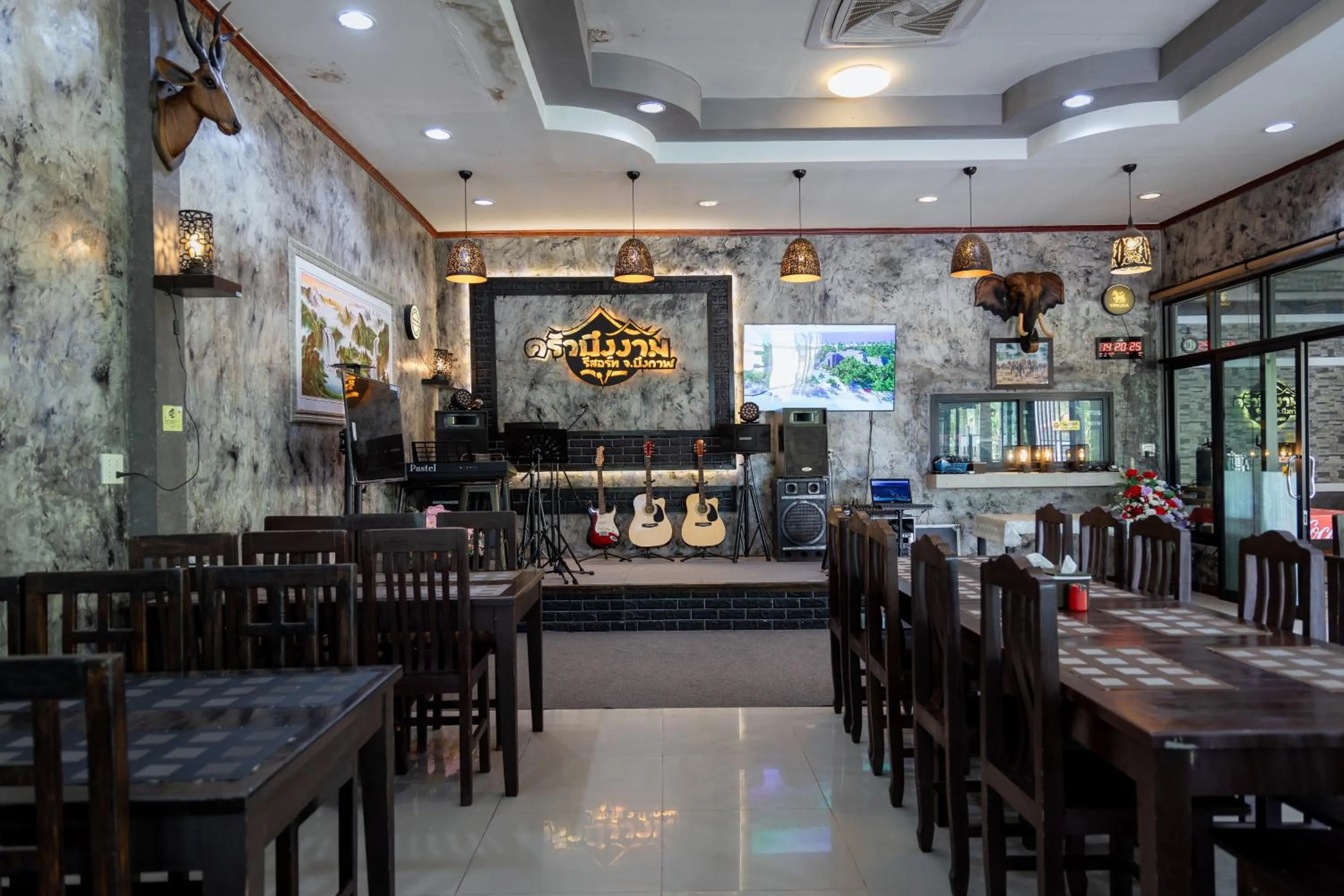 Banquet/Function facilities in Buengngarm Resort