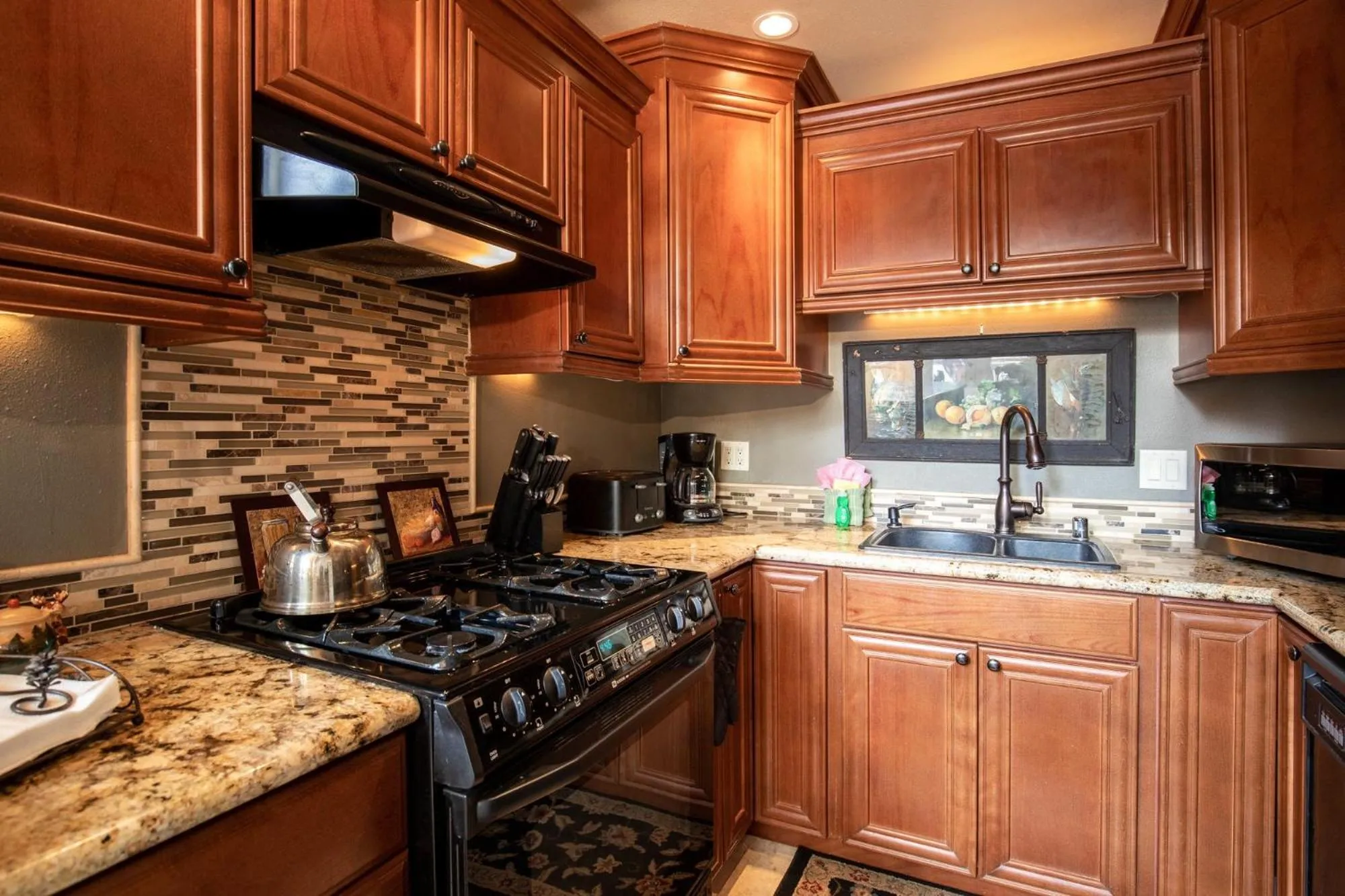 Kitchen or kitchenette in Living the dream #1807