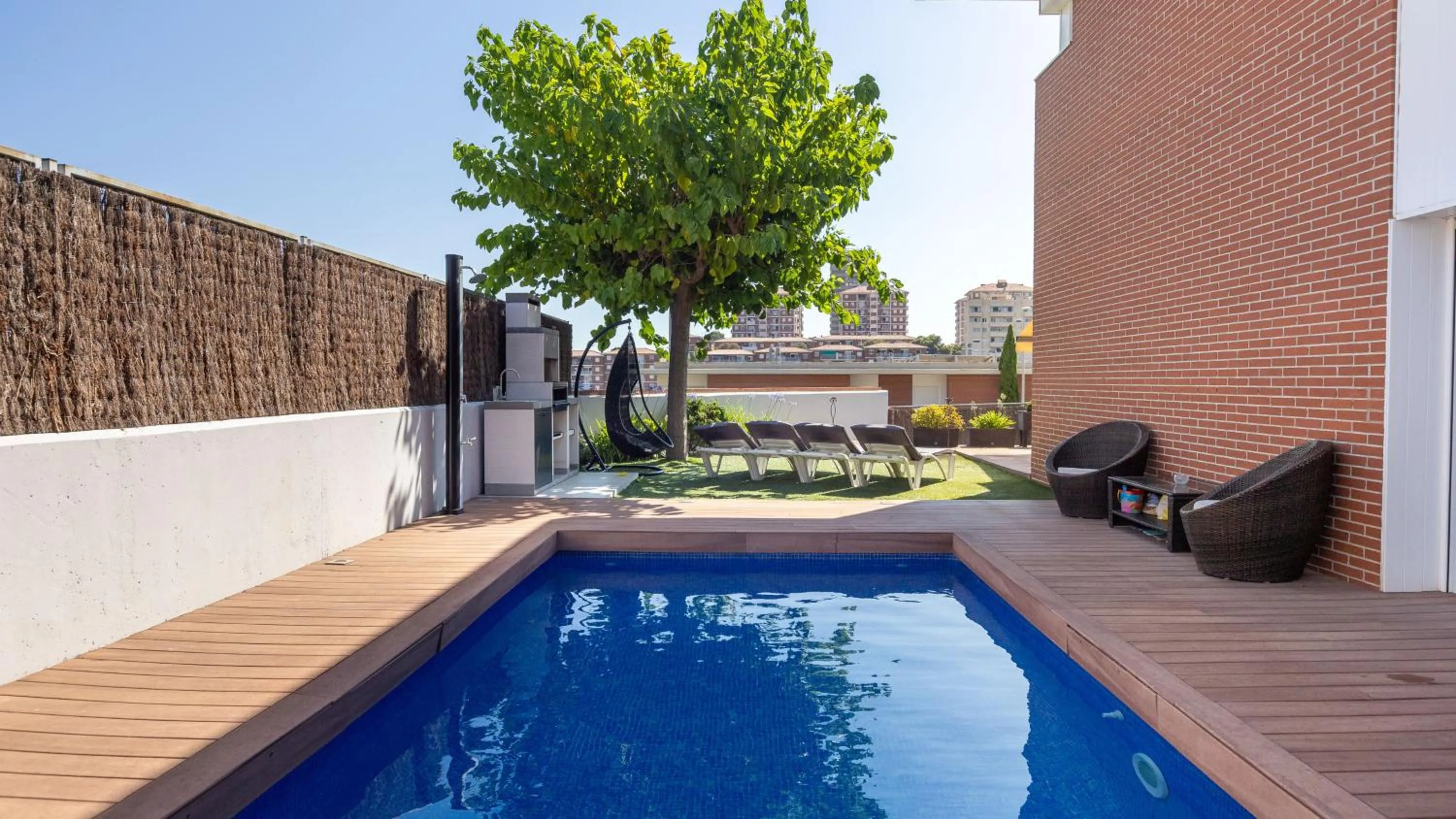 BBQ facilities in Villa Beach Barcelona