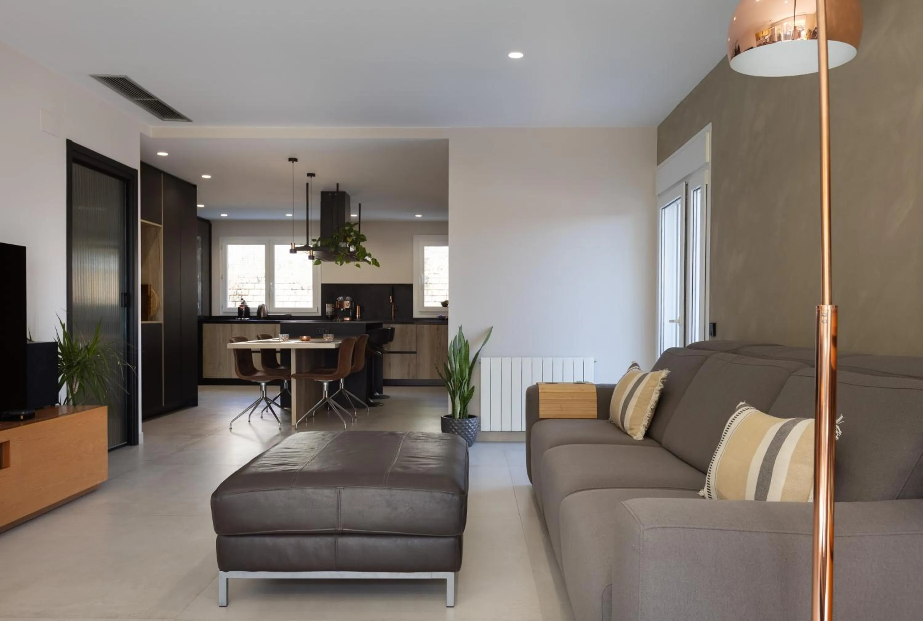 Dining area in Villa Beach Barcelona