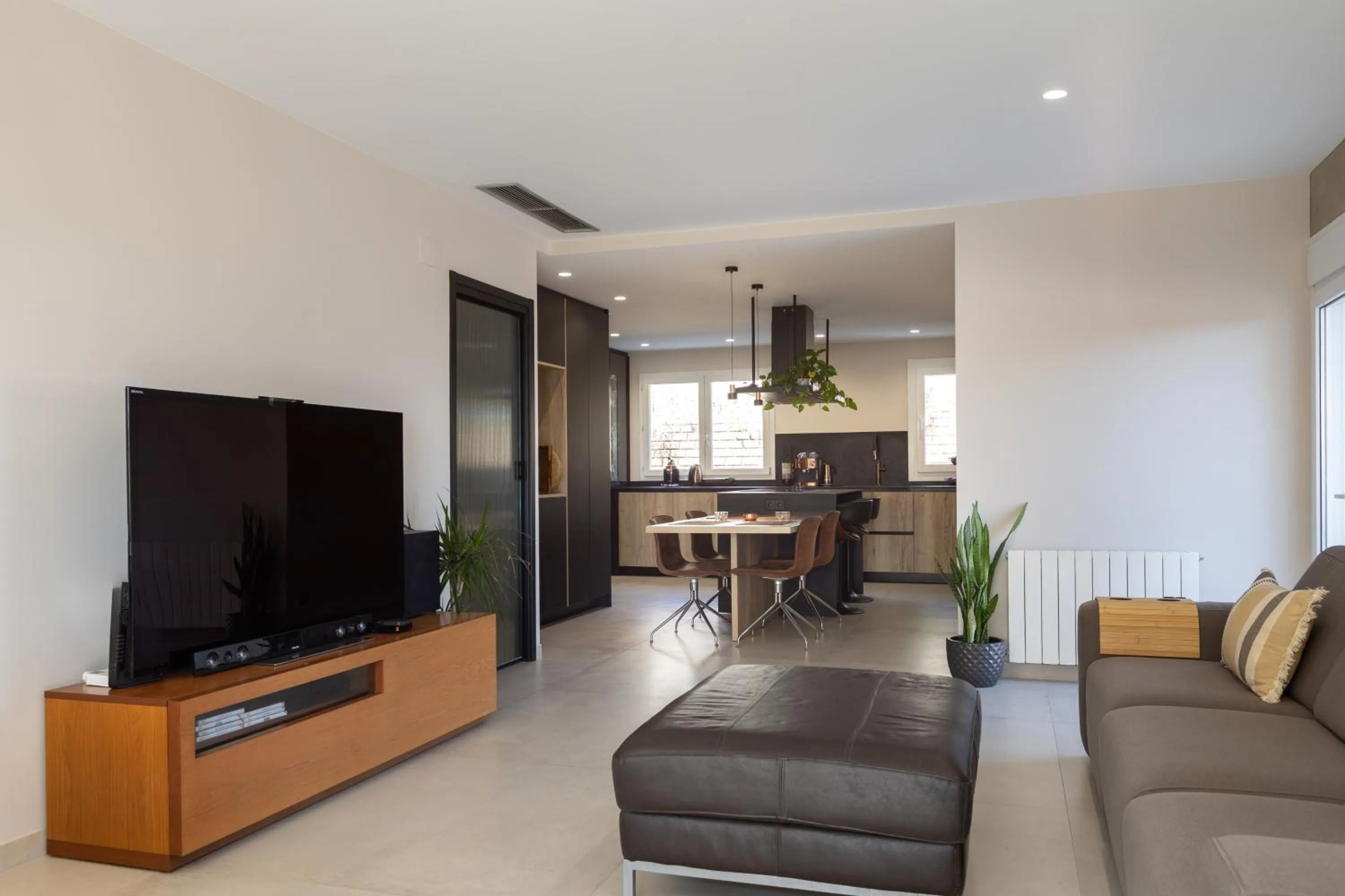 Dining area in Villa Beach Barcelona