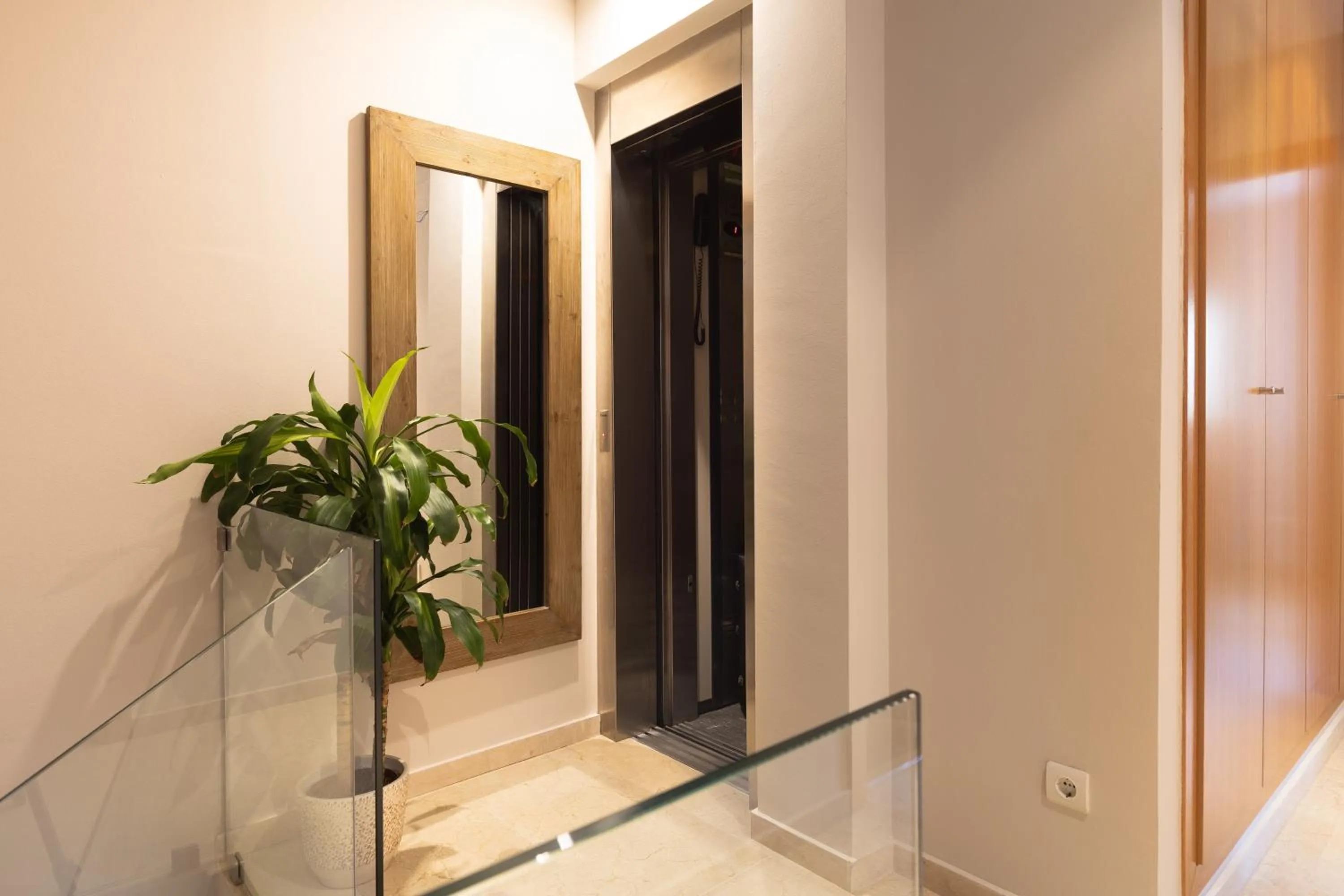 elevator in Villa Beach Barcelona