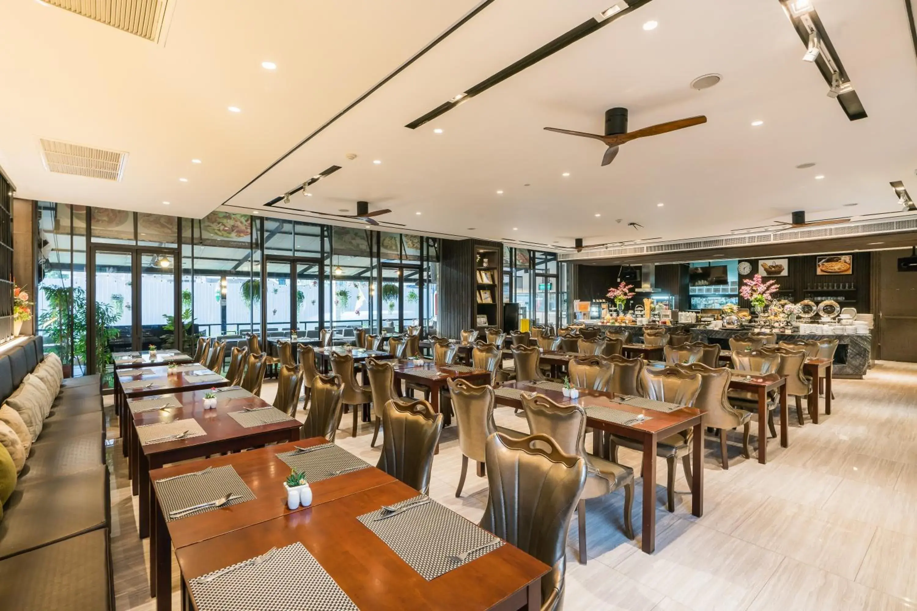 Restaurant/places to eat in Siamese Hotel Pattaya, BW Signature Collection Restaurant/places to eat in Siamese Hotel Pattaya, BW Signature Collection