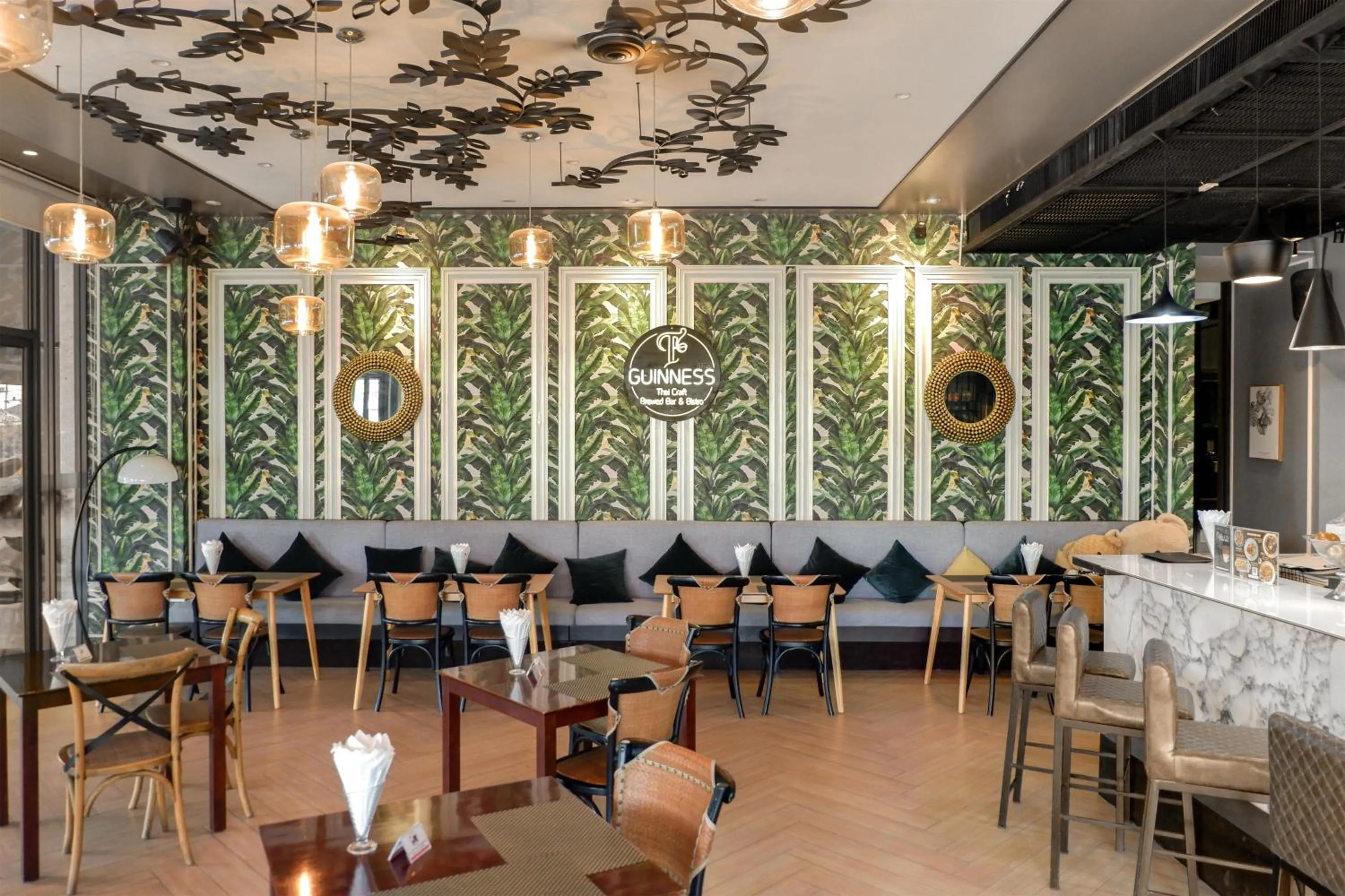 Restaurant/places to eat in Siamese Hotel Pattaya, BW Signature Collection