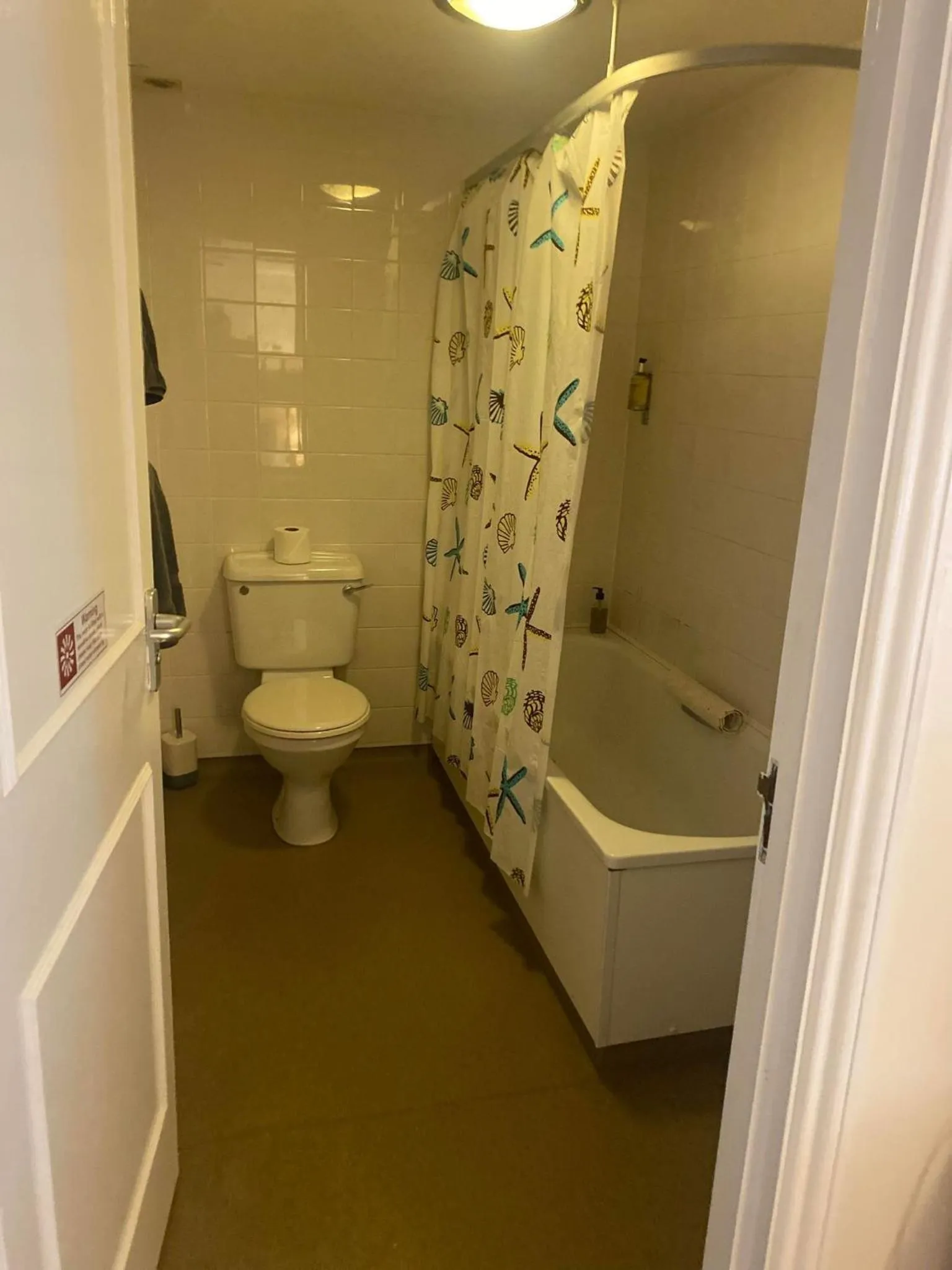 Bathroom in The Farmers Arms