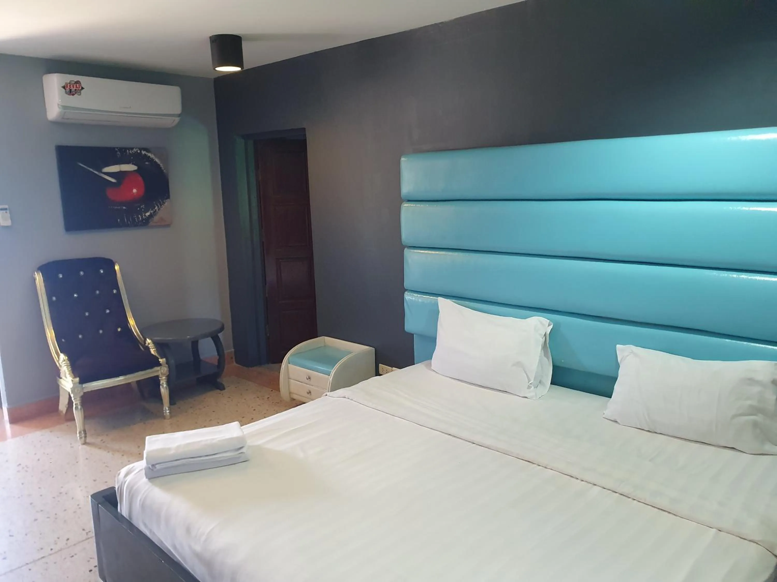 Bed in Momento Resort