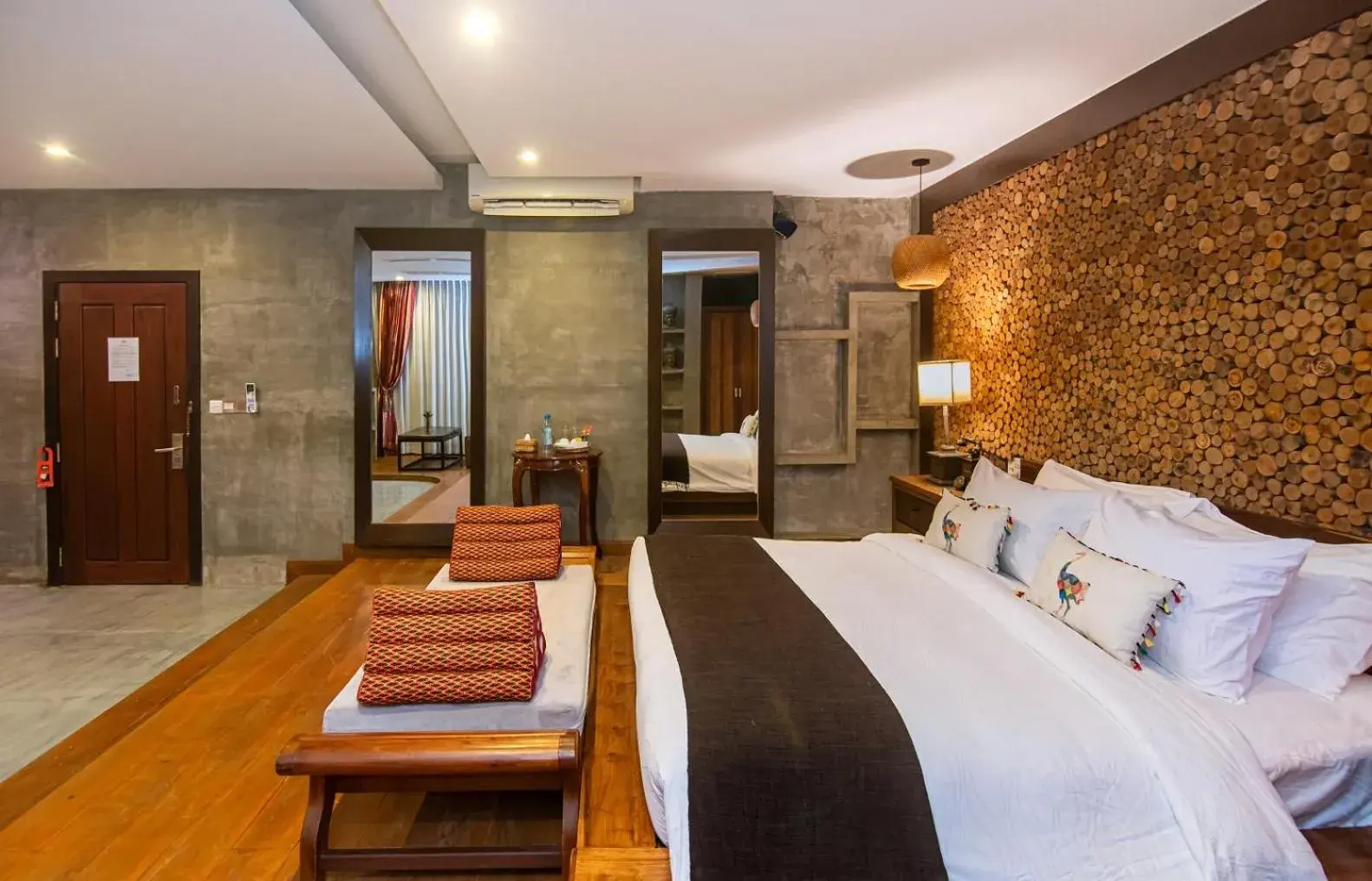 Living room, Bed in Cambana d'Angkor Suites Living room, Bed in Cambana d'Angkor Suites