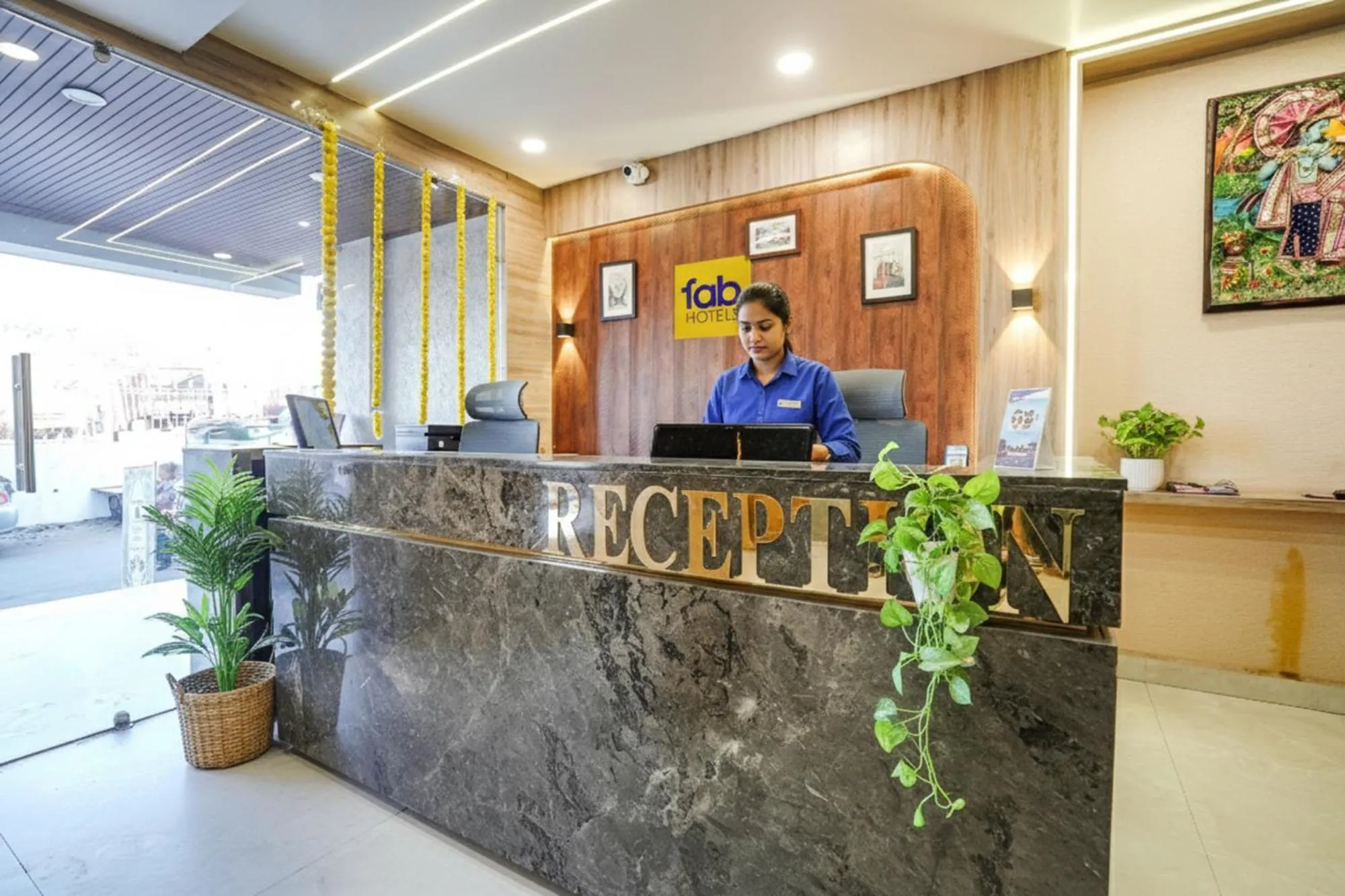 FabHotel Shrinath Casa Inn