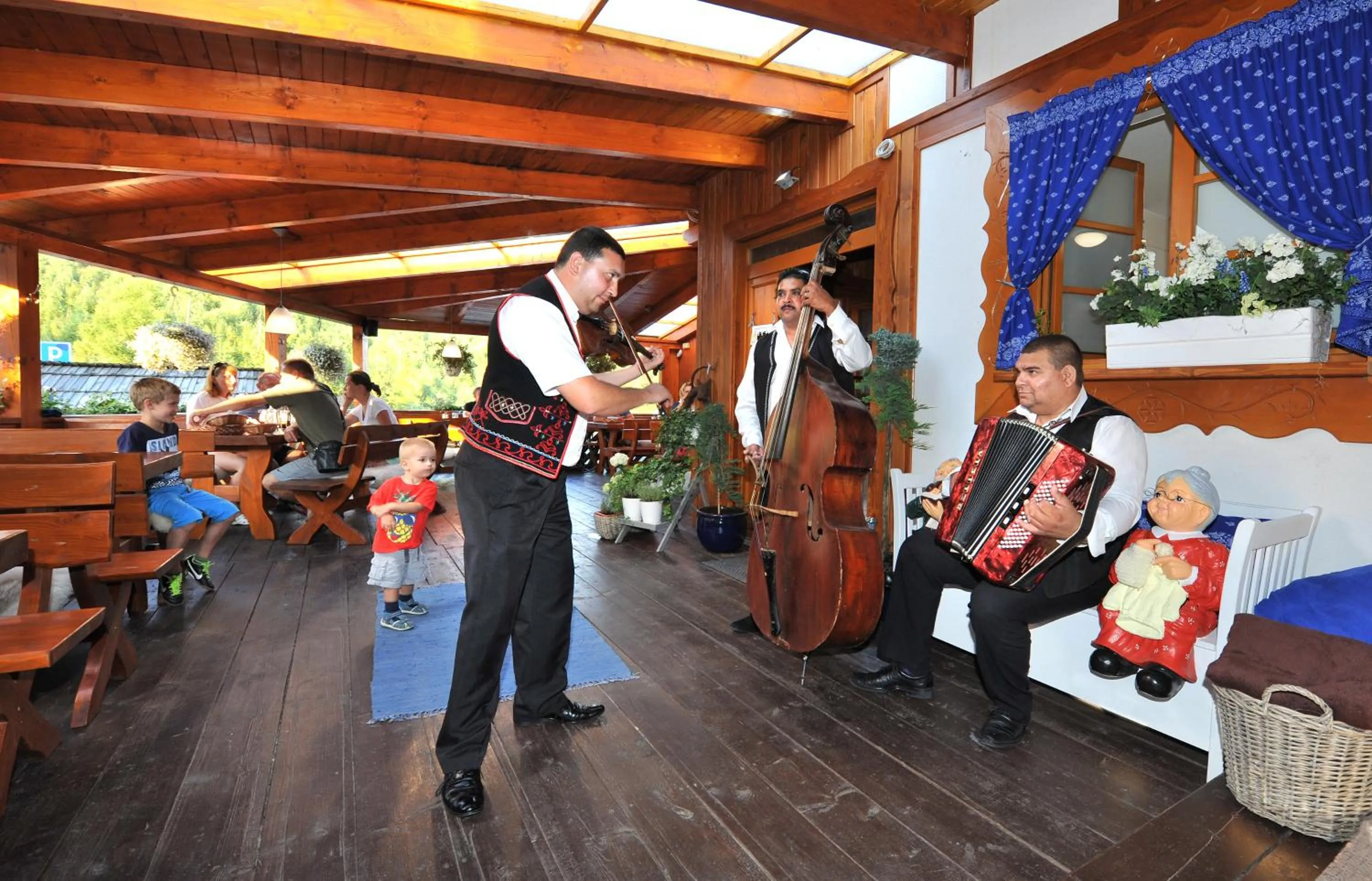 Restaurant/places to eat in APLEND Koliba Kamzík