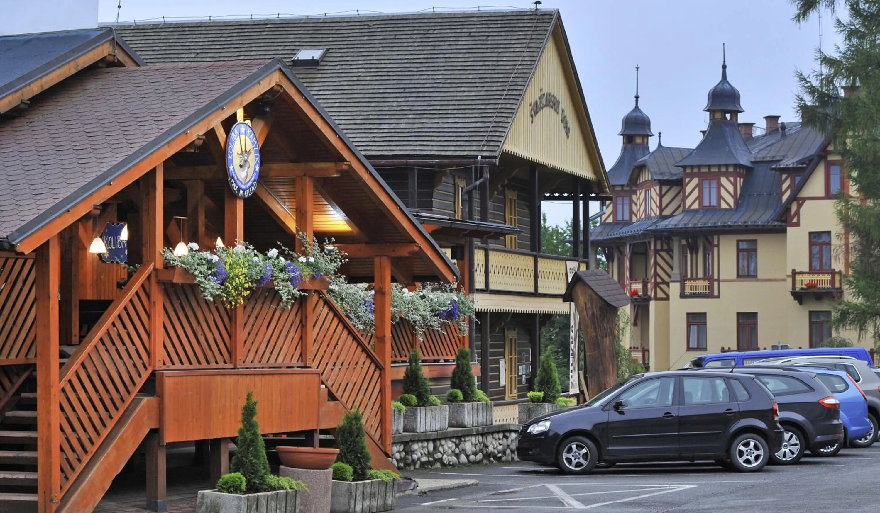 Facade/entrance in APLEND Koliba Kamzík