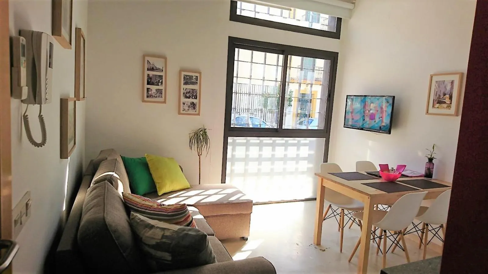 TV and multimedia in Apartamentos PuntoApart Málaga