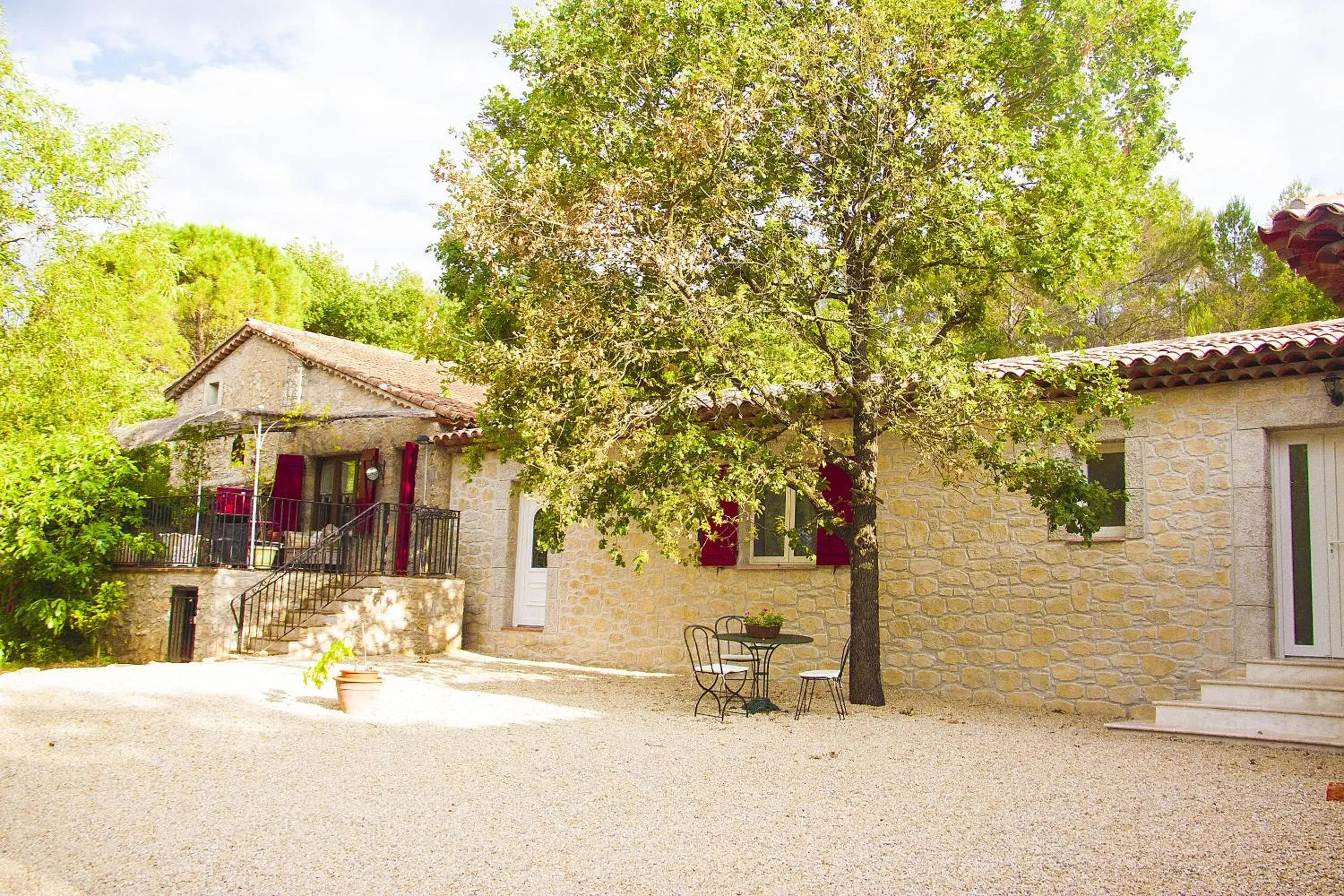 Property building in Mas De Peycavier Property building in Mas De Peycavier