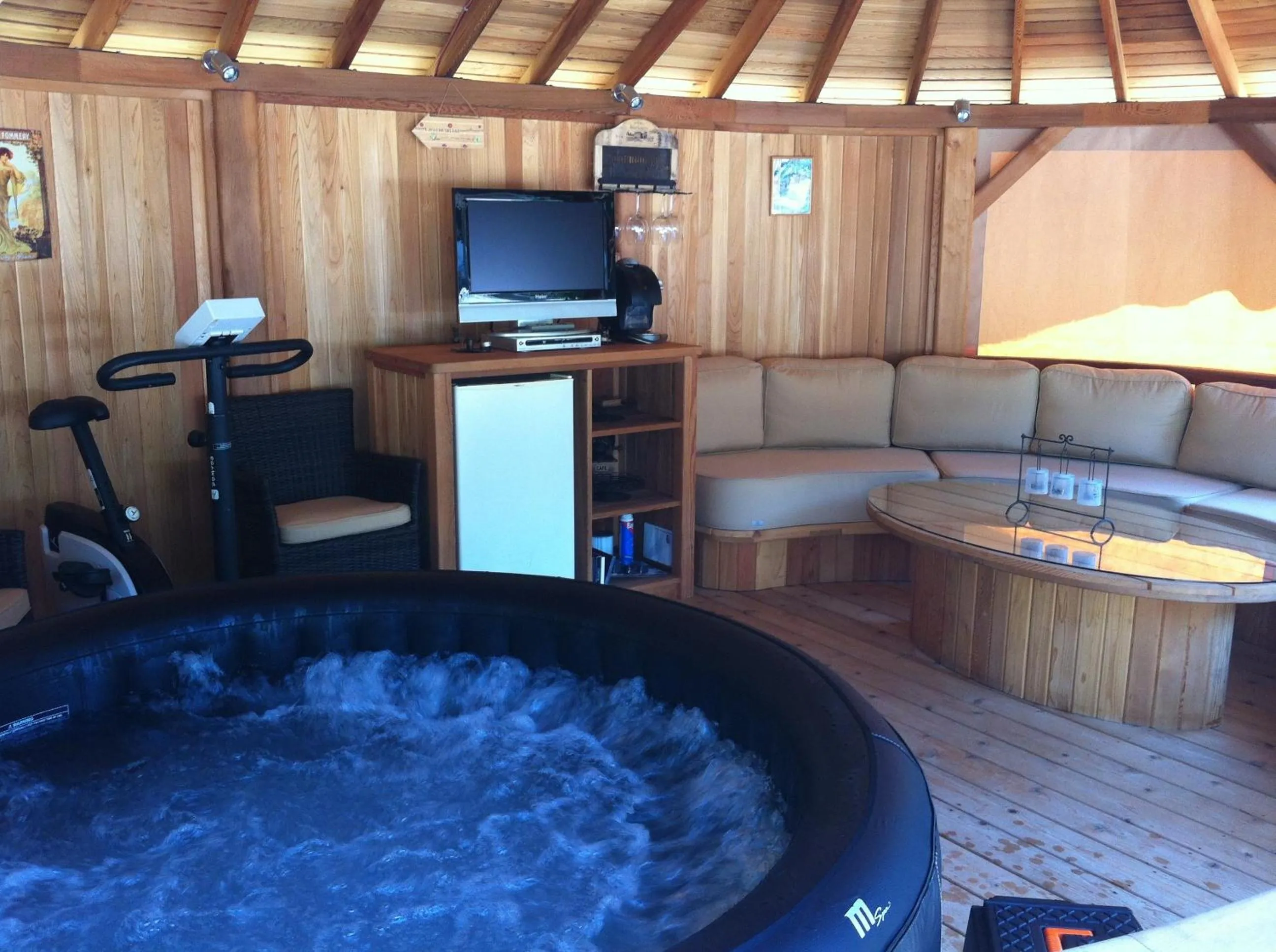 Hot Tub in Mas De Peycavier
