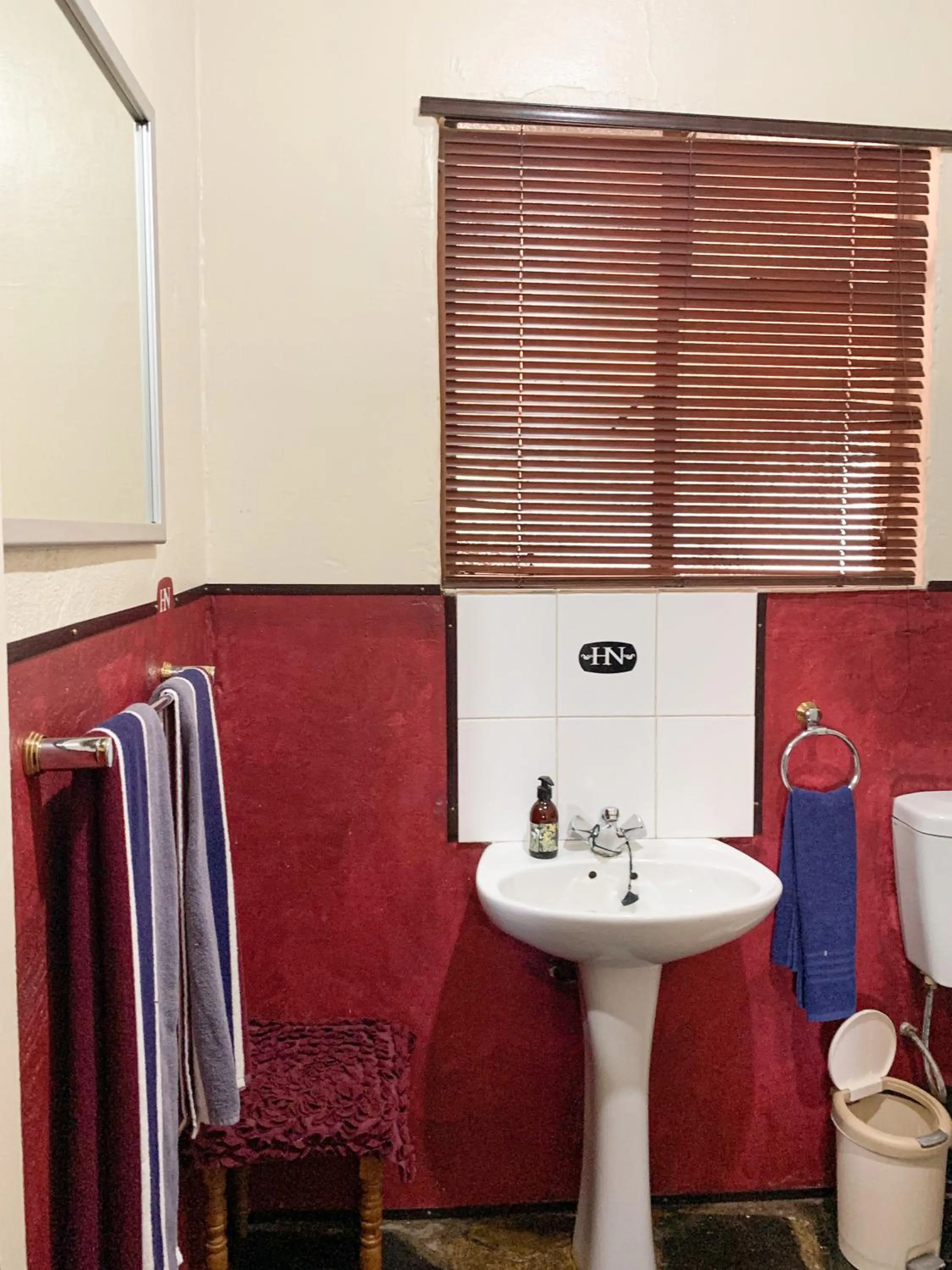 Bathroom in Havana Nights