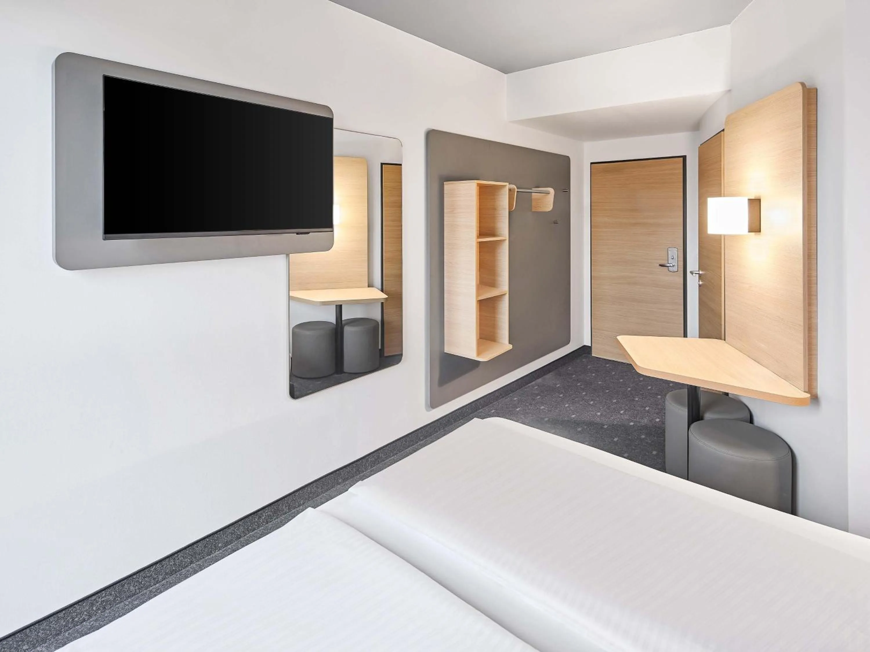 Photo of the whole room, Bed in B&B Hotel Köln-Messe